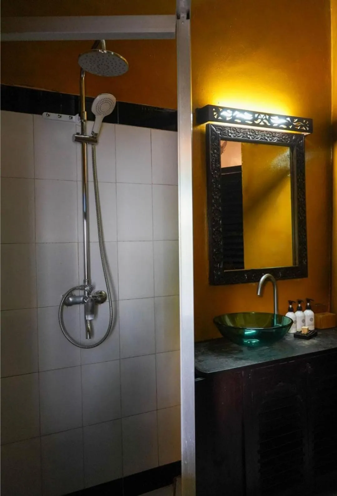 Shower in Kholle House