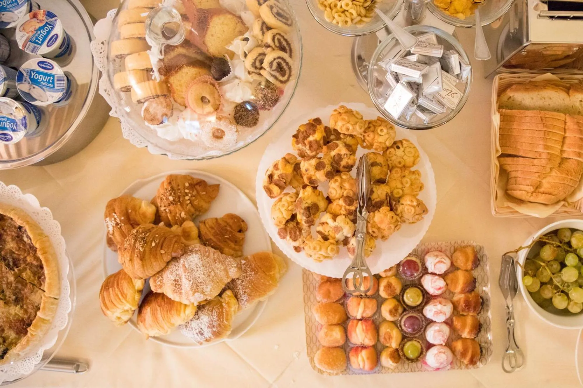 Breakfast in Il Cortiletto Hotel Maison