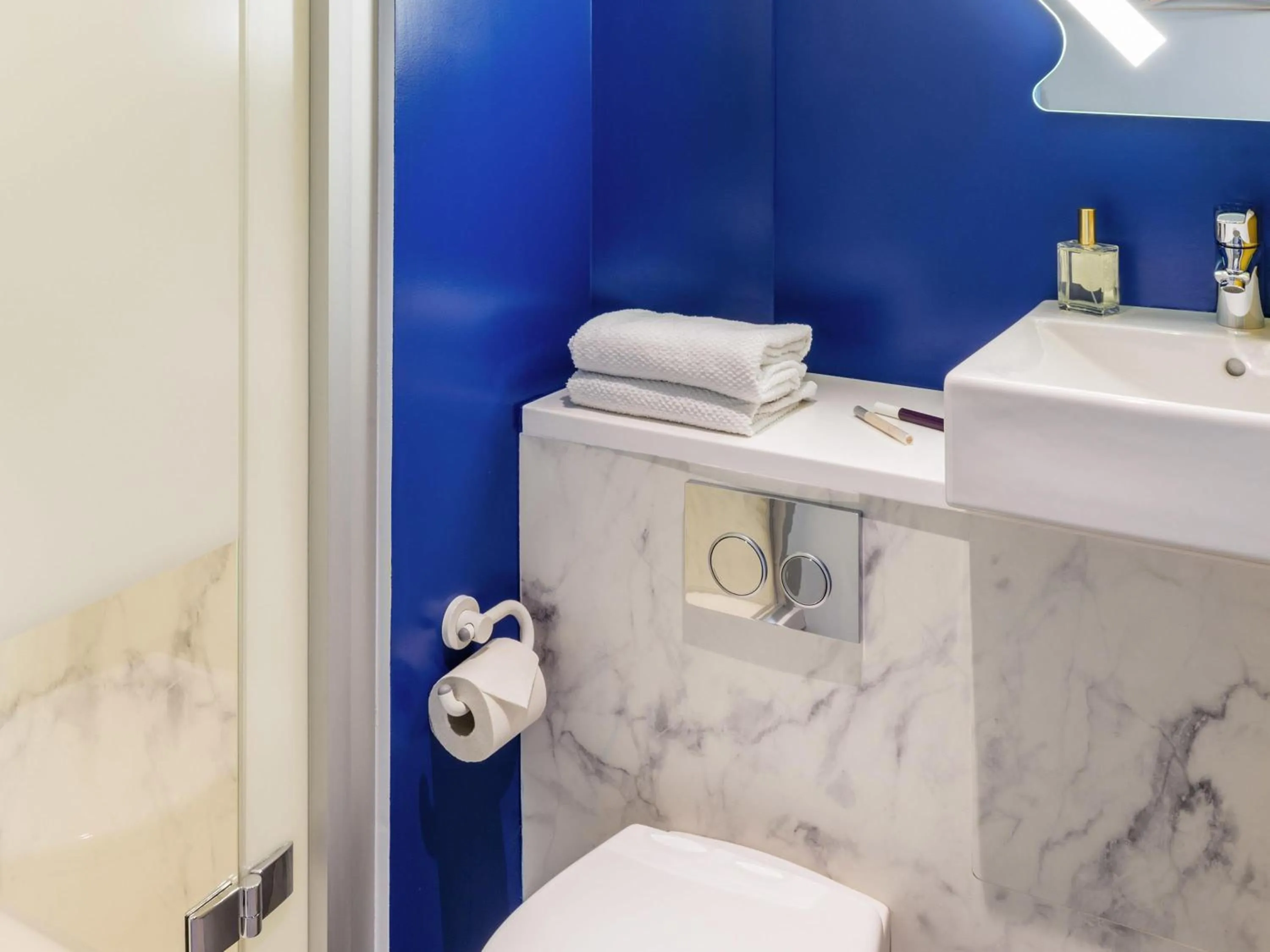 Bedroom in ibis budget Lyon Est Beynost