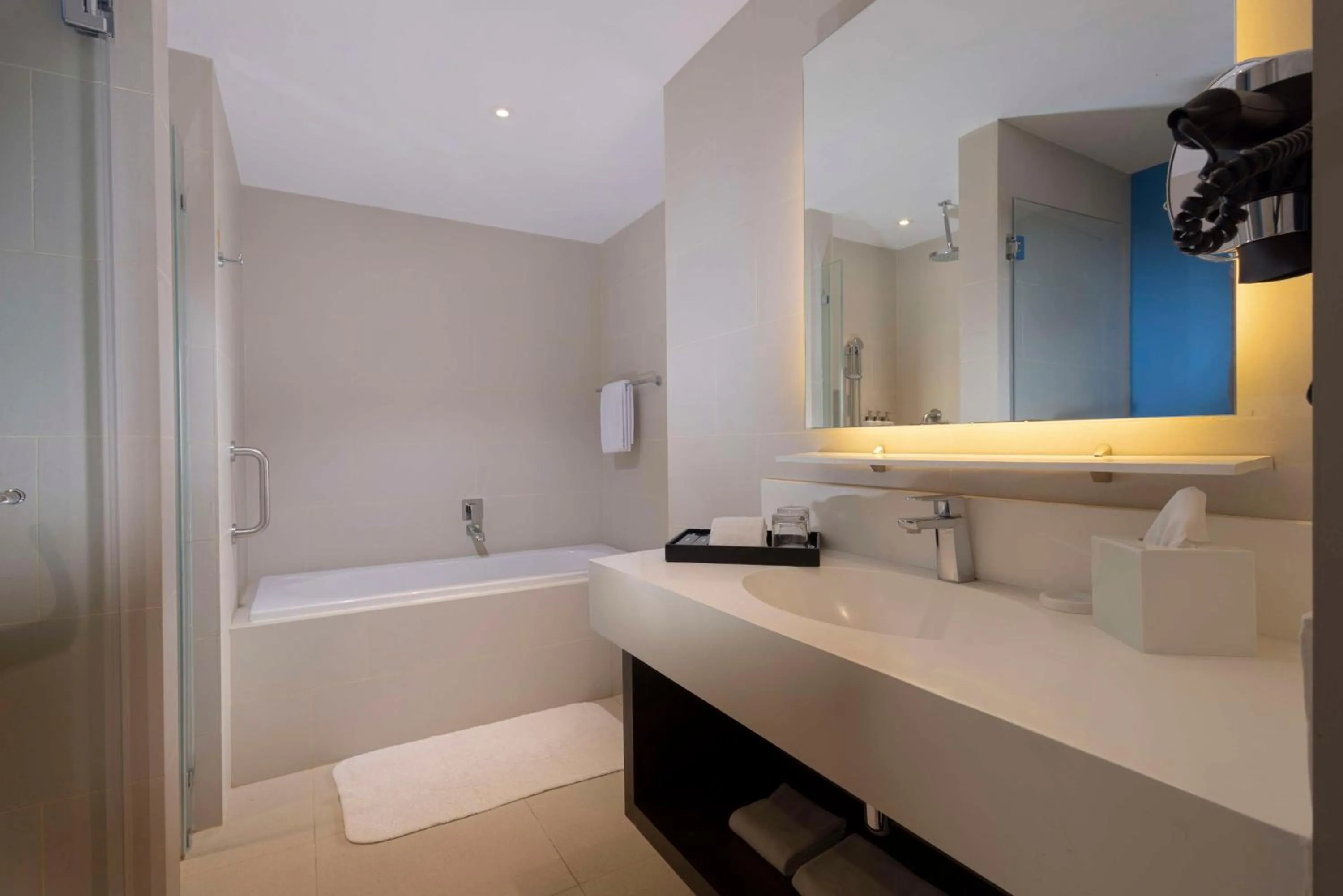Bathroom in Park Inn By Radisson Iloilo