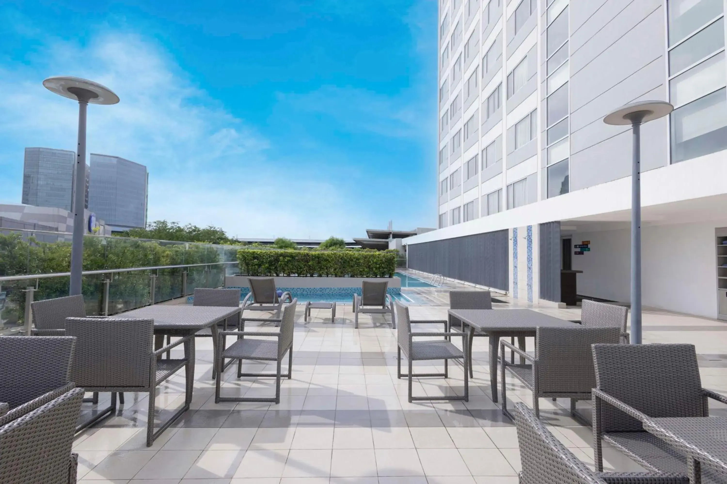 Lounge or bar in Park Inn By Radisson Iloilo Lounge or bar in Park Inn By Radisson Iloilo