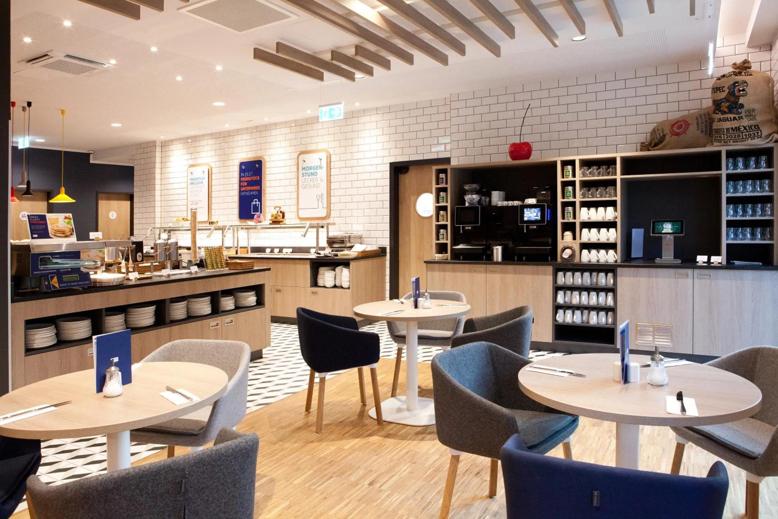 Coffee/tea facilities in Holiday Inn Express - Saarbrücken by IHG