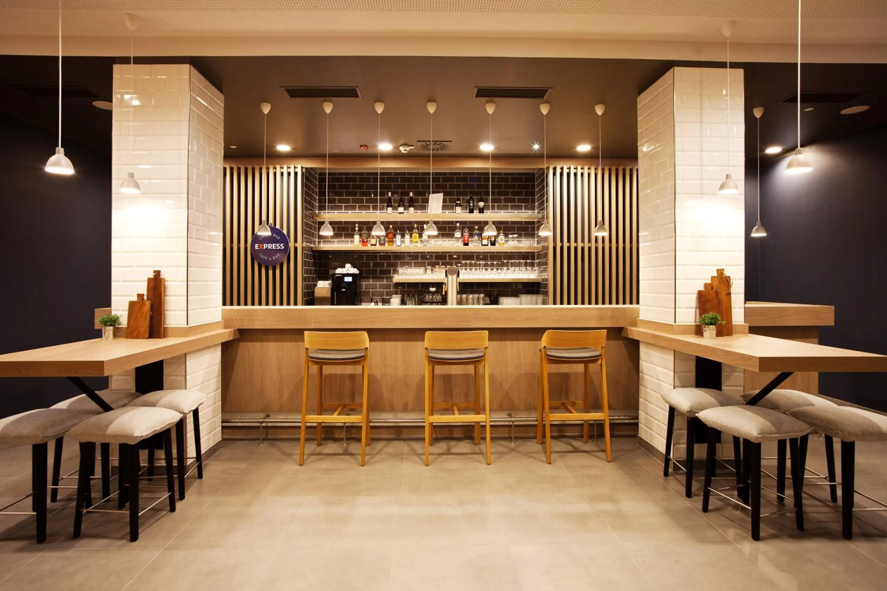 Restaurant/places to eat in Holiday Inn Express - Saarbrücken by IHG