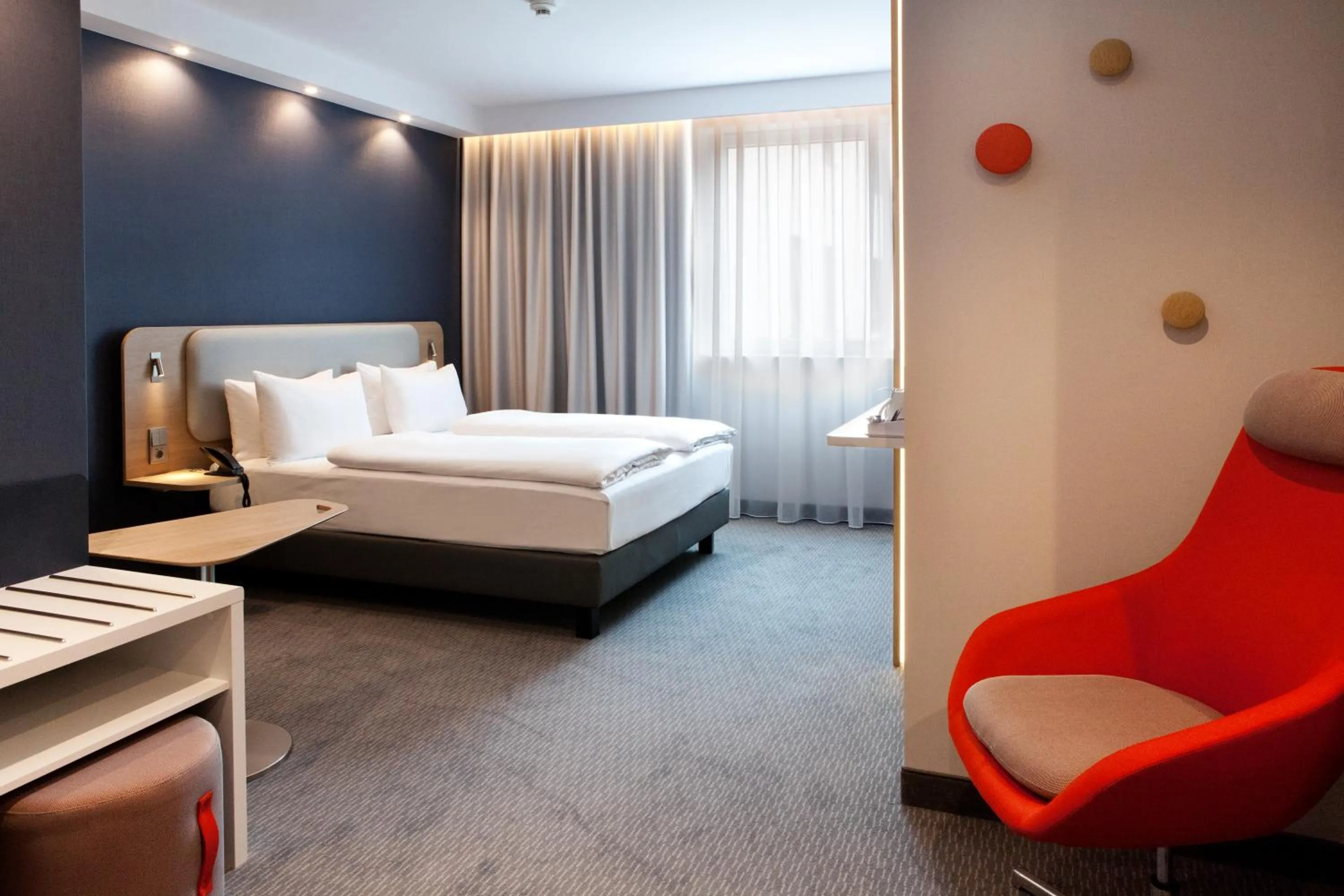 Bed in Holiday Inn Express - Saarbrücken by IHG