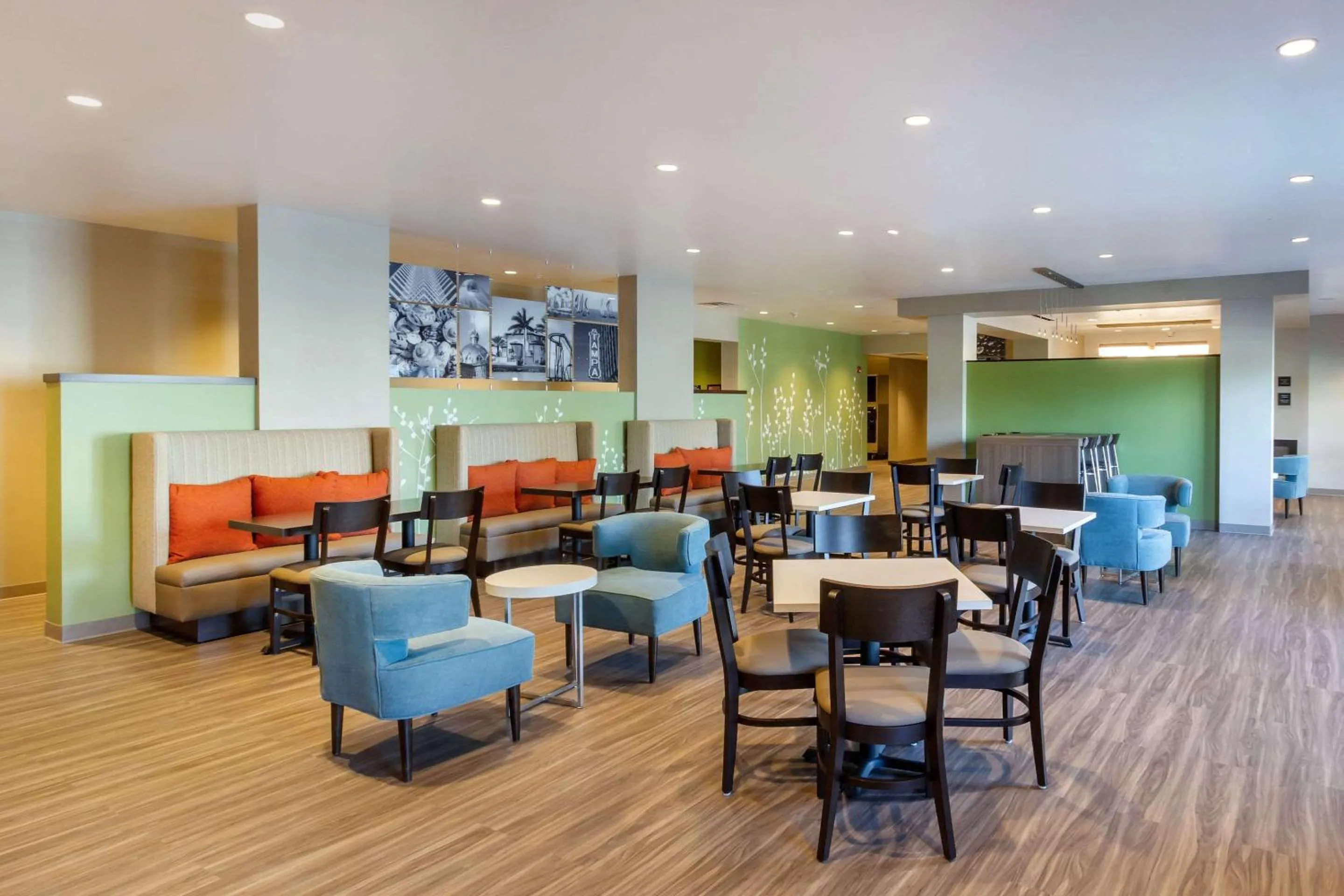 Restaurant/places to eat in Sleep Inn & Suites Tampa South