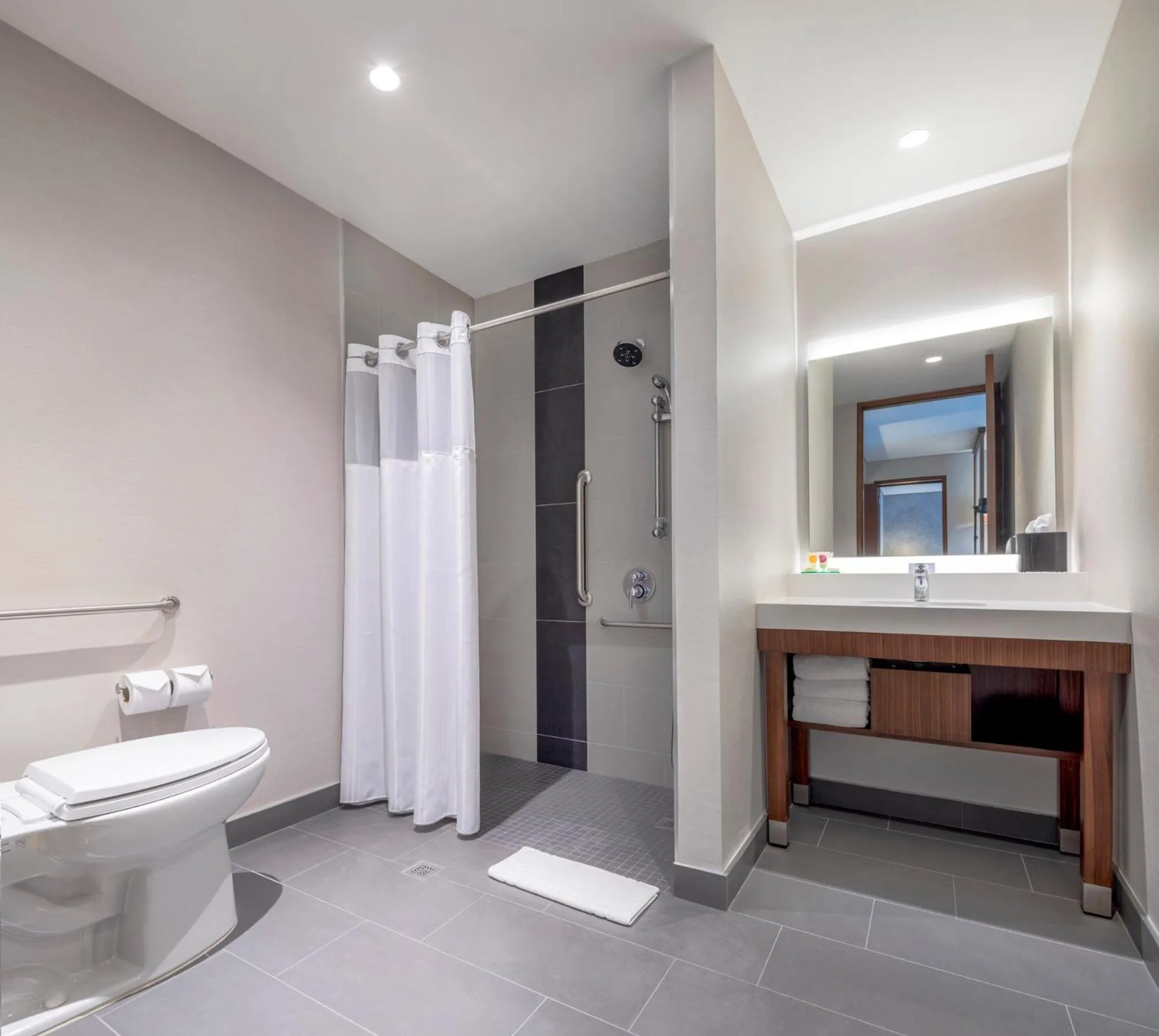 Bathroom in Hyatt Place Bogota Convention Center