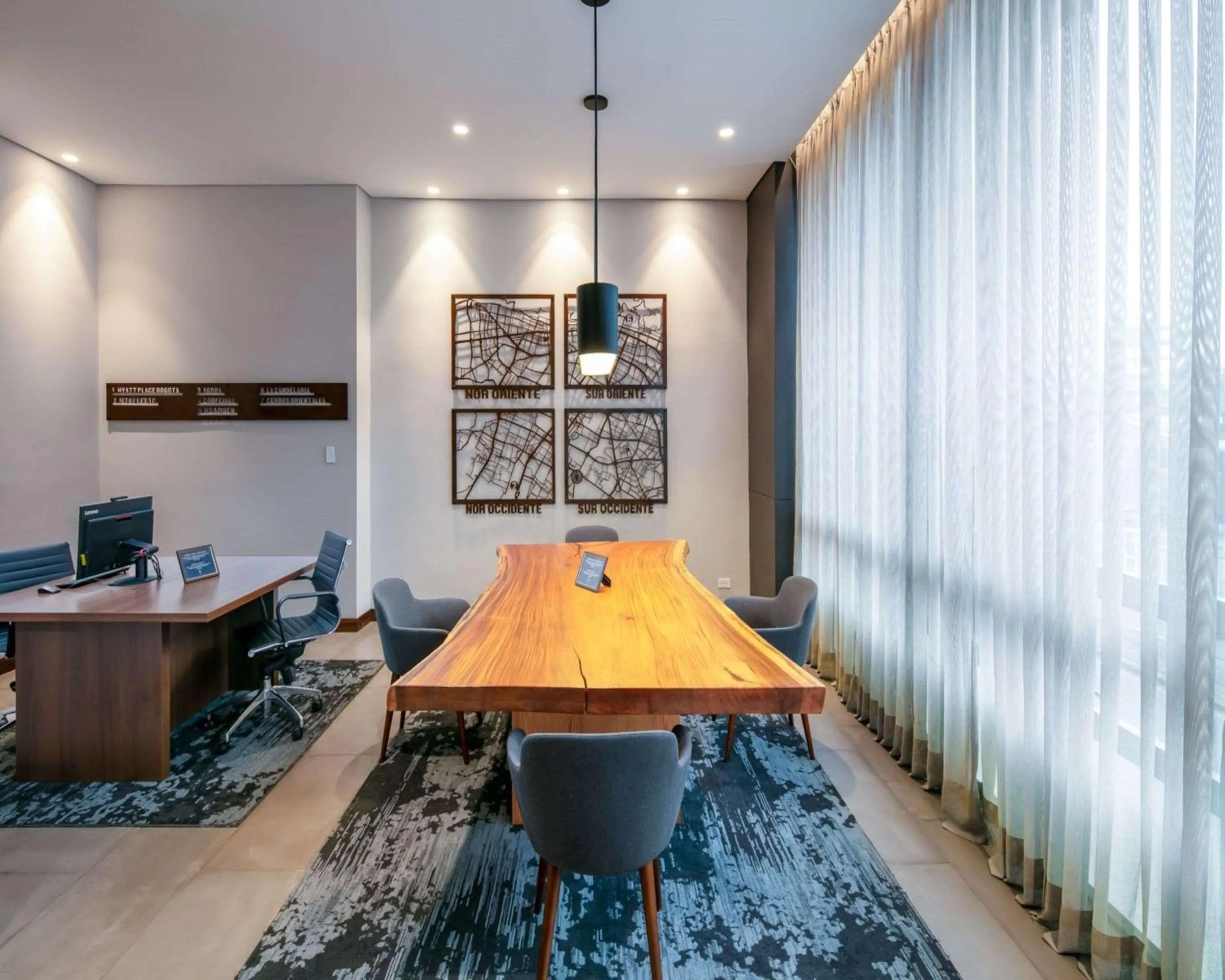 Business facilities in Hyatt Place Bogota Convention Center