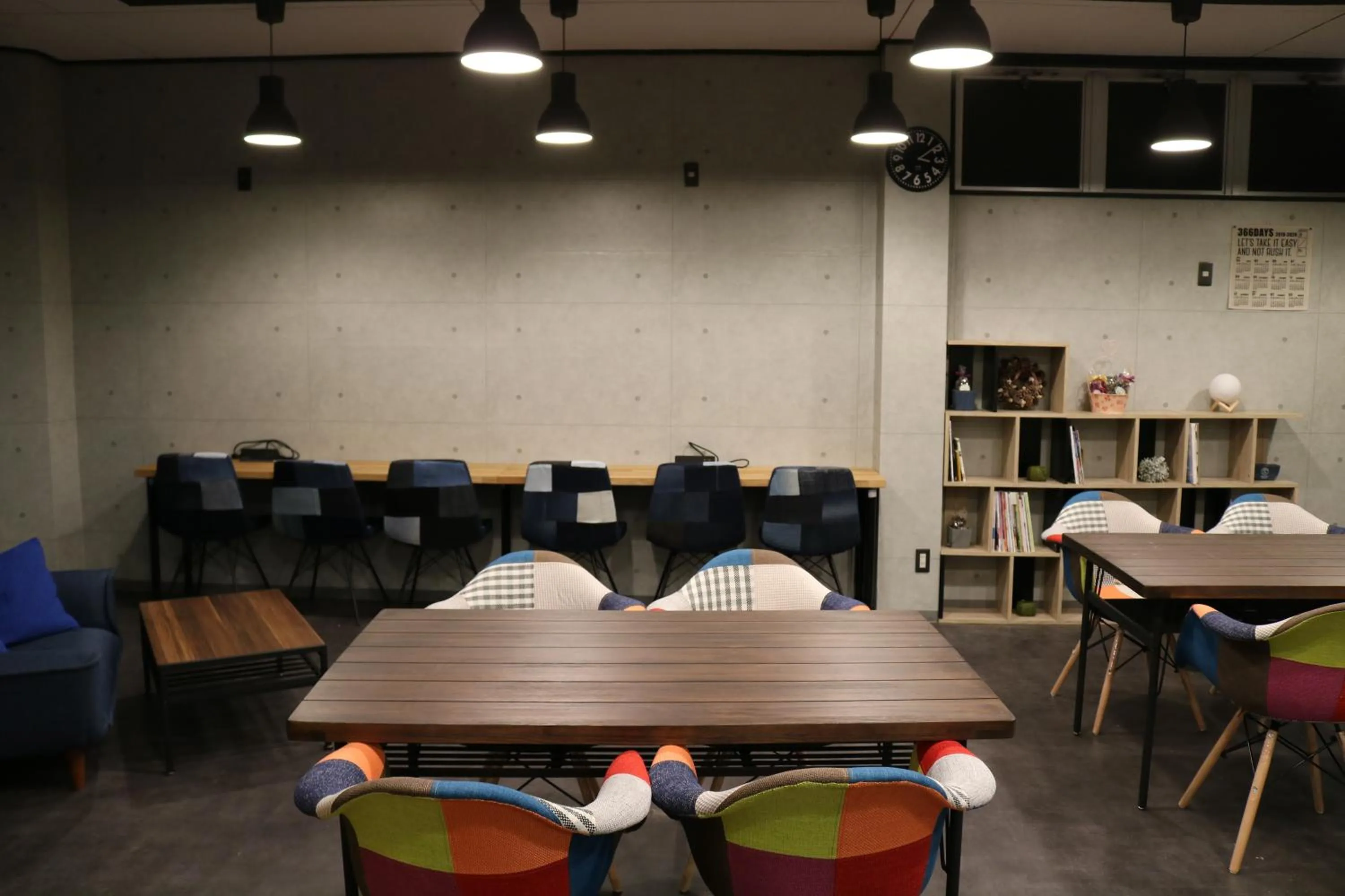 Communal lounge/ TV room in Fuji Guest House Ao