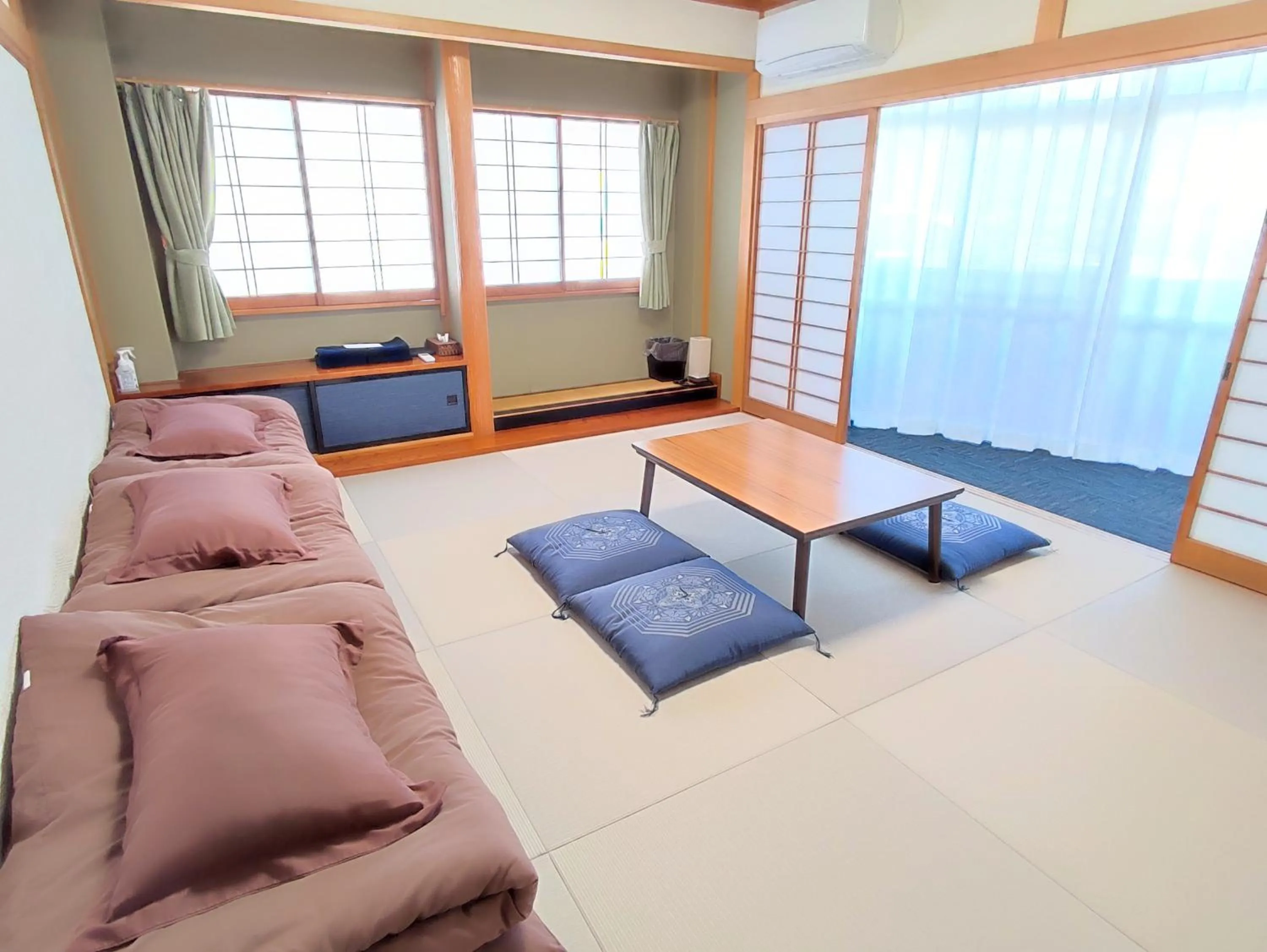 Photo of the whole room in Fuji Guest House Ao