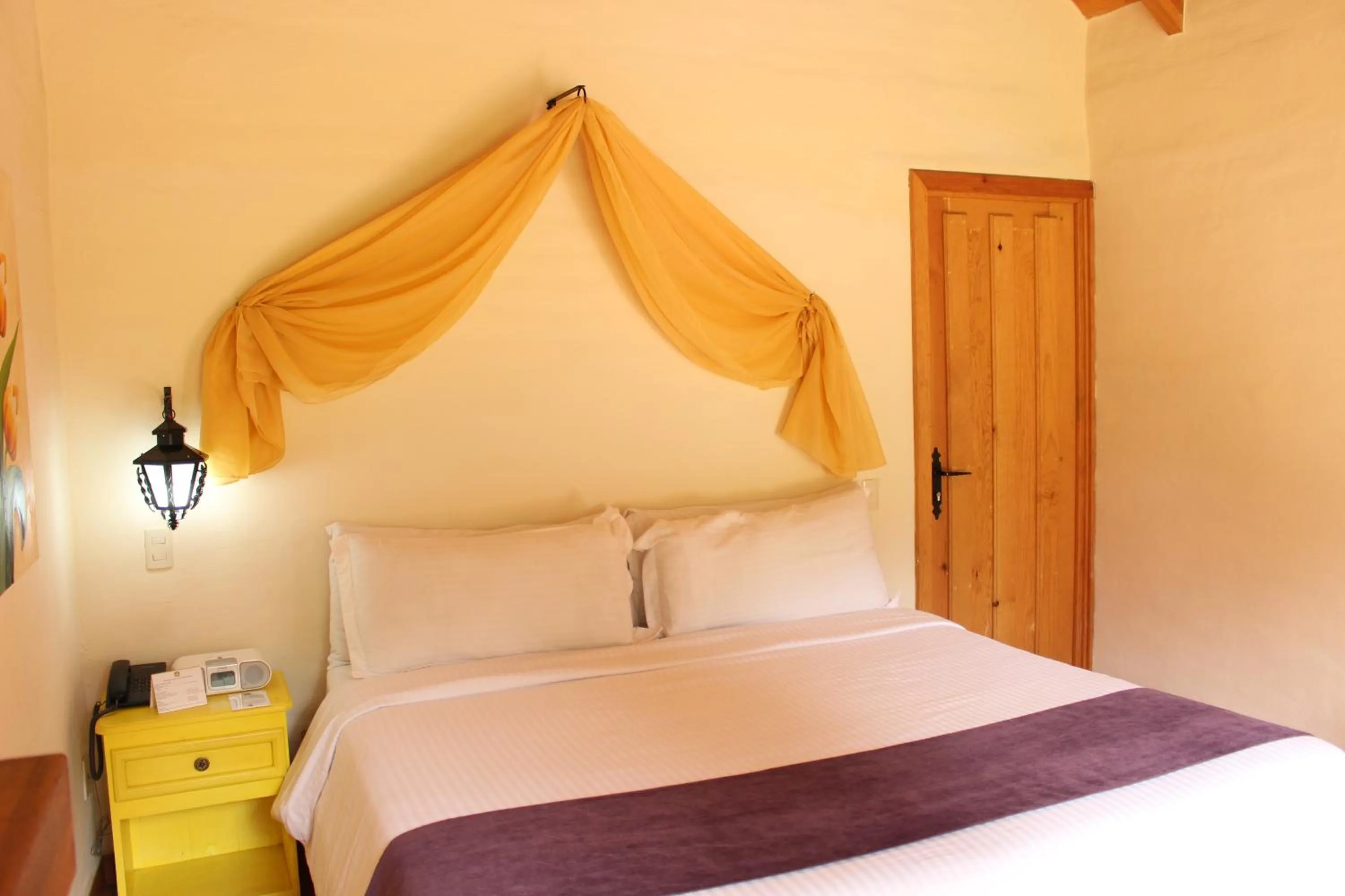 Decorative detail, Bed in Cabañas Sierra Mazamitla