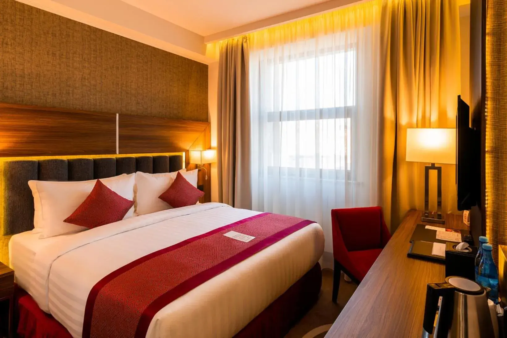 Standard Queen Room in Ramada Hotel & Suites by Wyndham Yerevan Standard Queen Room in Ramada Hotel & Suites by Wyndham Yerevan