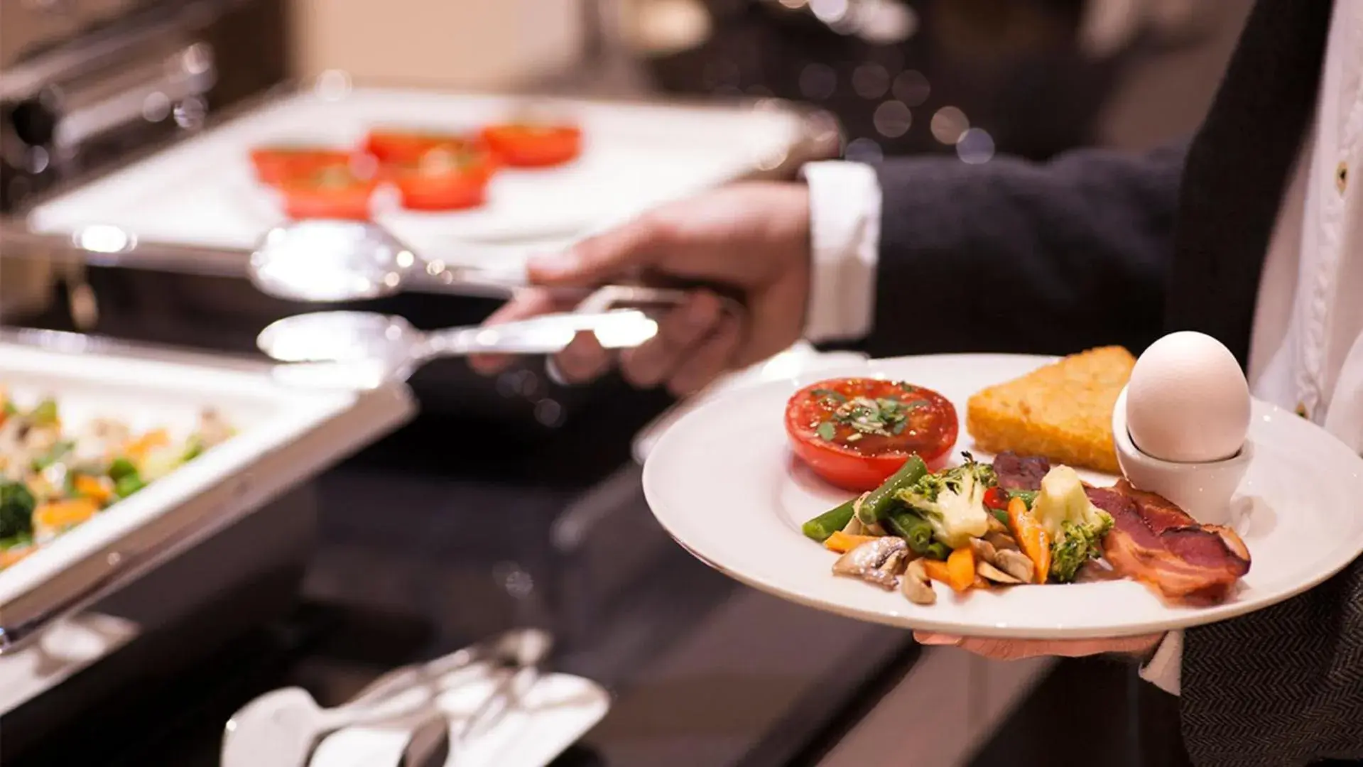 Restaurant/places to eat in Ramada Hotel & Suites by Wyndham Yerevan Restaurant/places to eat in Ramada Hotel & Suites by Wyndham Yerevan