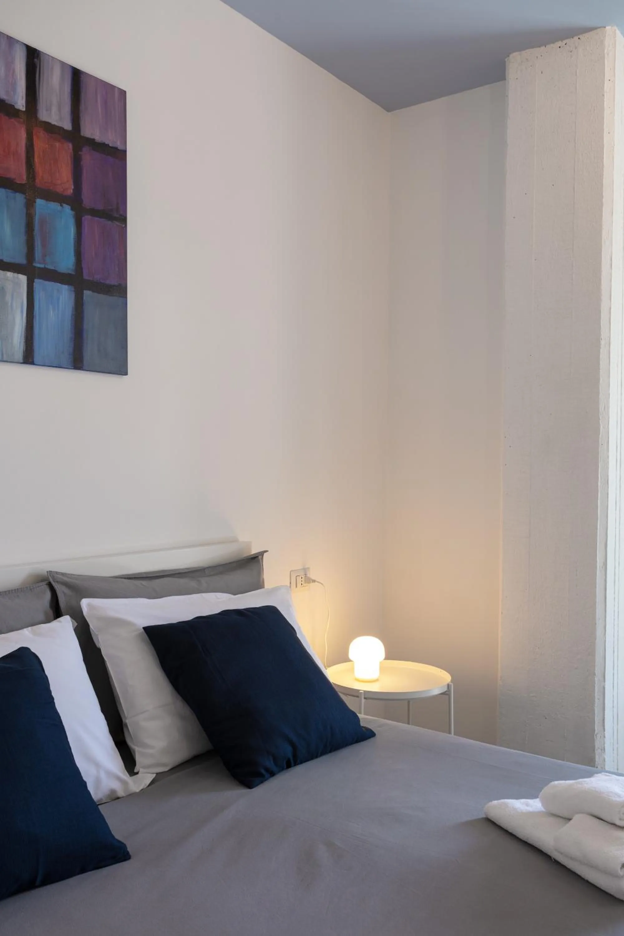 Photo of the whole room, Bed in Nesea