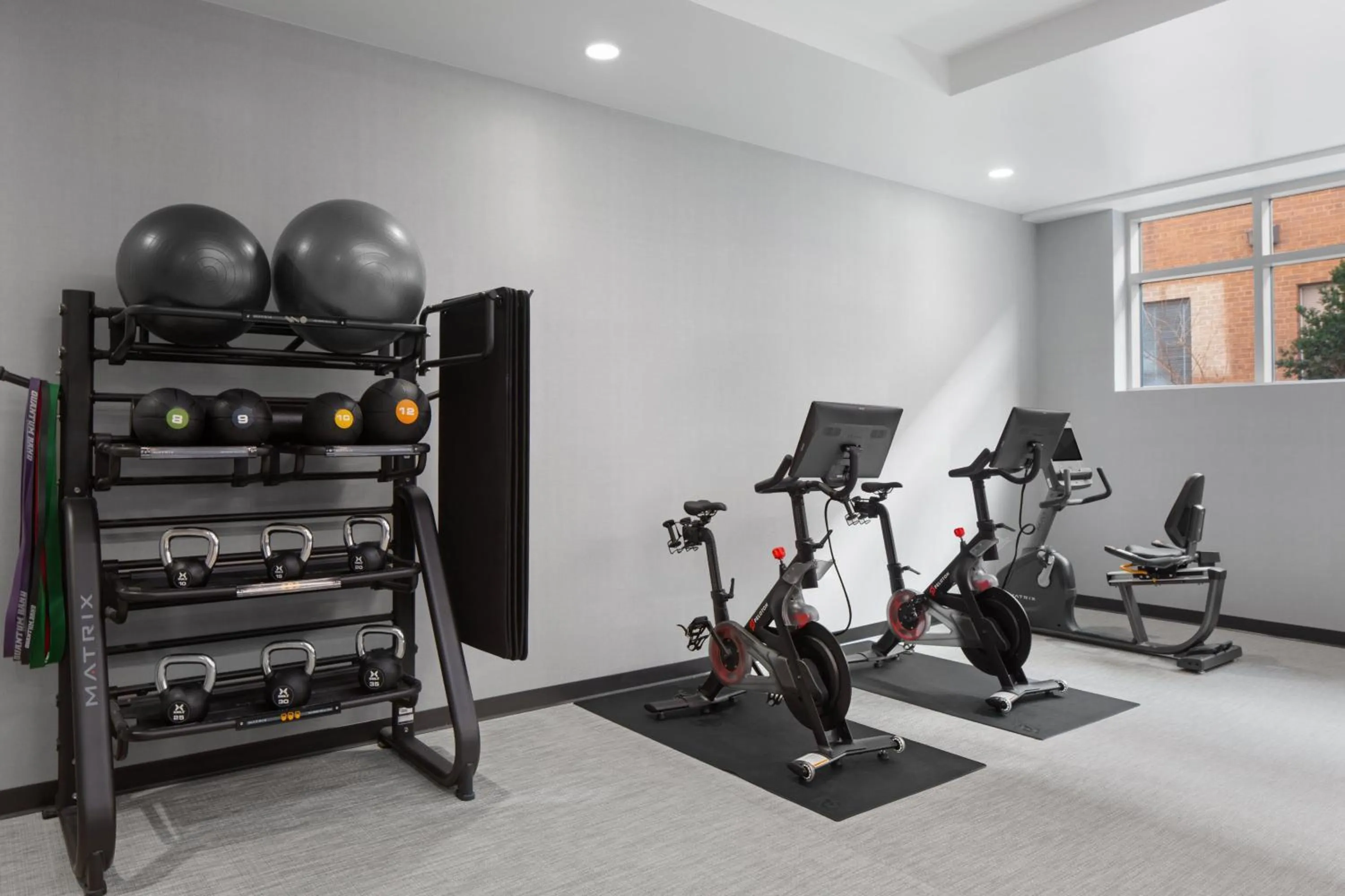 Fitness centre/facilities in Courtyard Cleveland University Circle