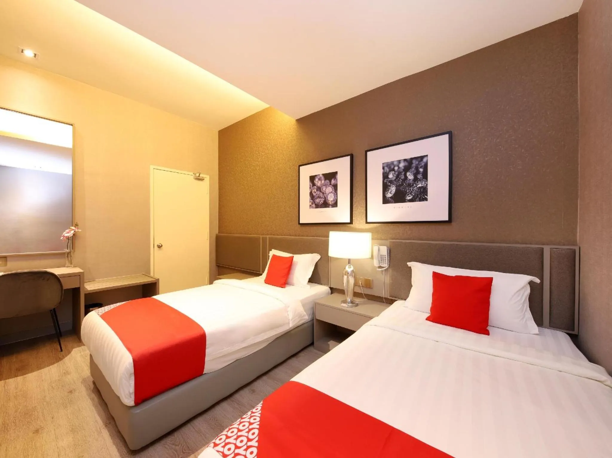 Photo of the whole room, Bed in De Cyber Boutique Hotel