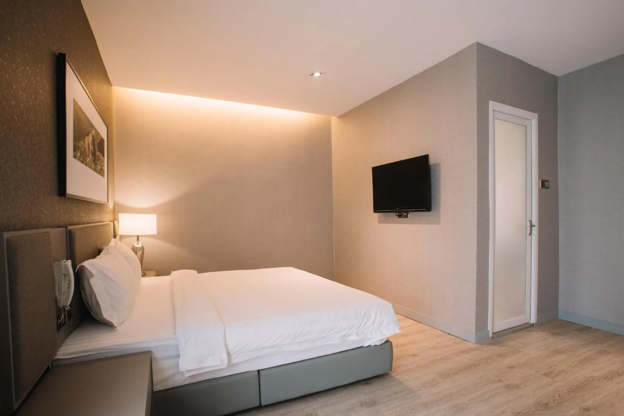 Photo of the whole room, Bed in De Cyber Boutique Hotel