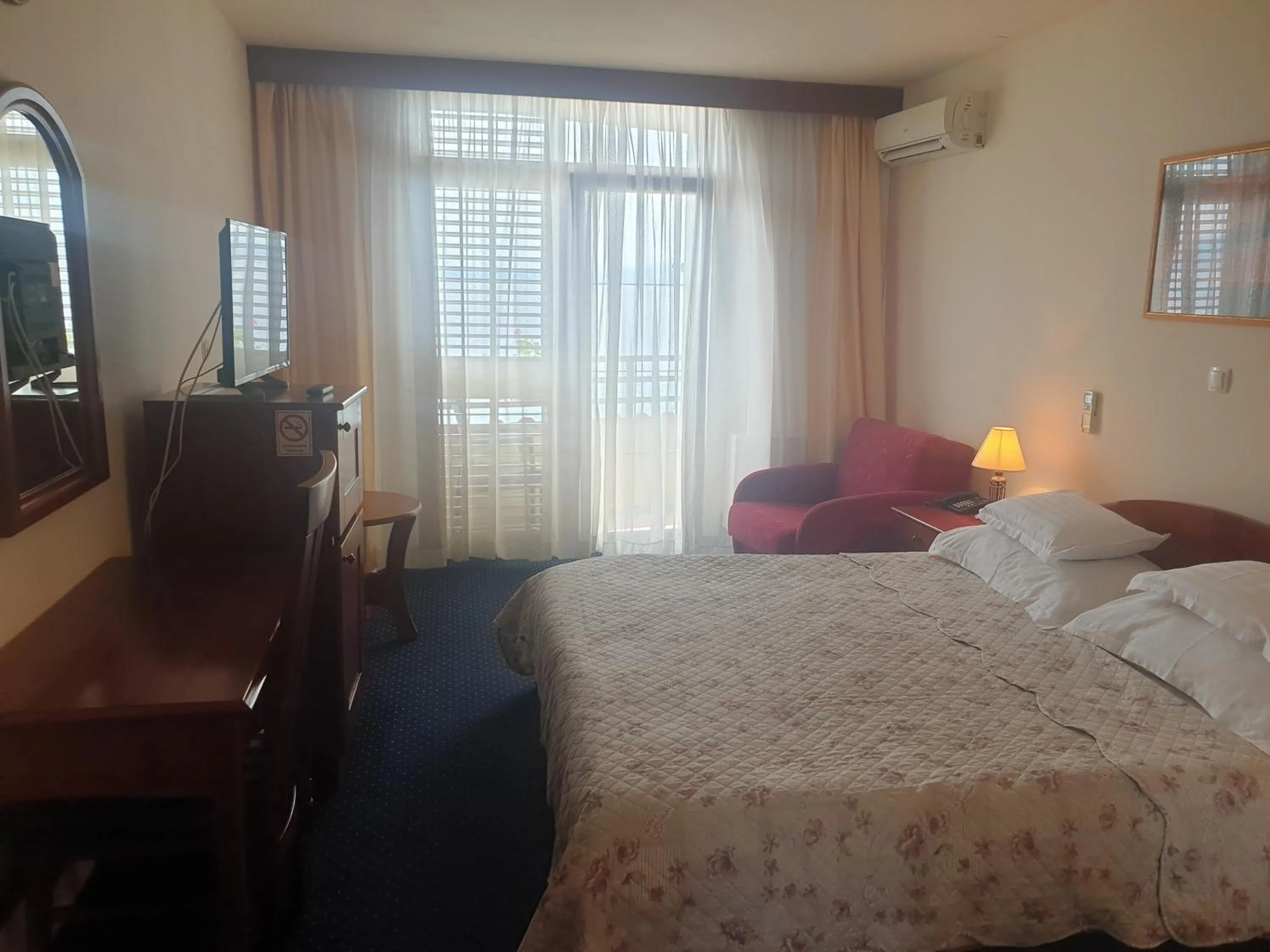 Photo of the whole room, Bed in Hotel Miramare