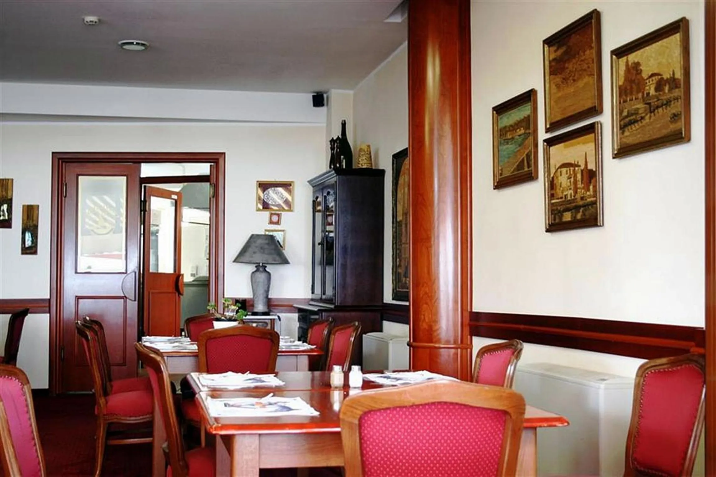 Restaurant/places to eat in Hotel Miramare