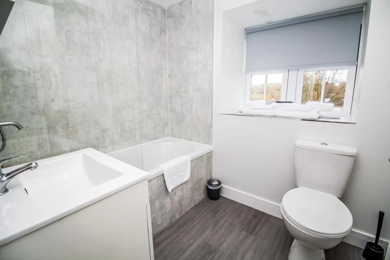 Bathroom in The Saxon Inn