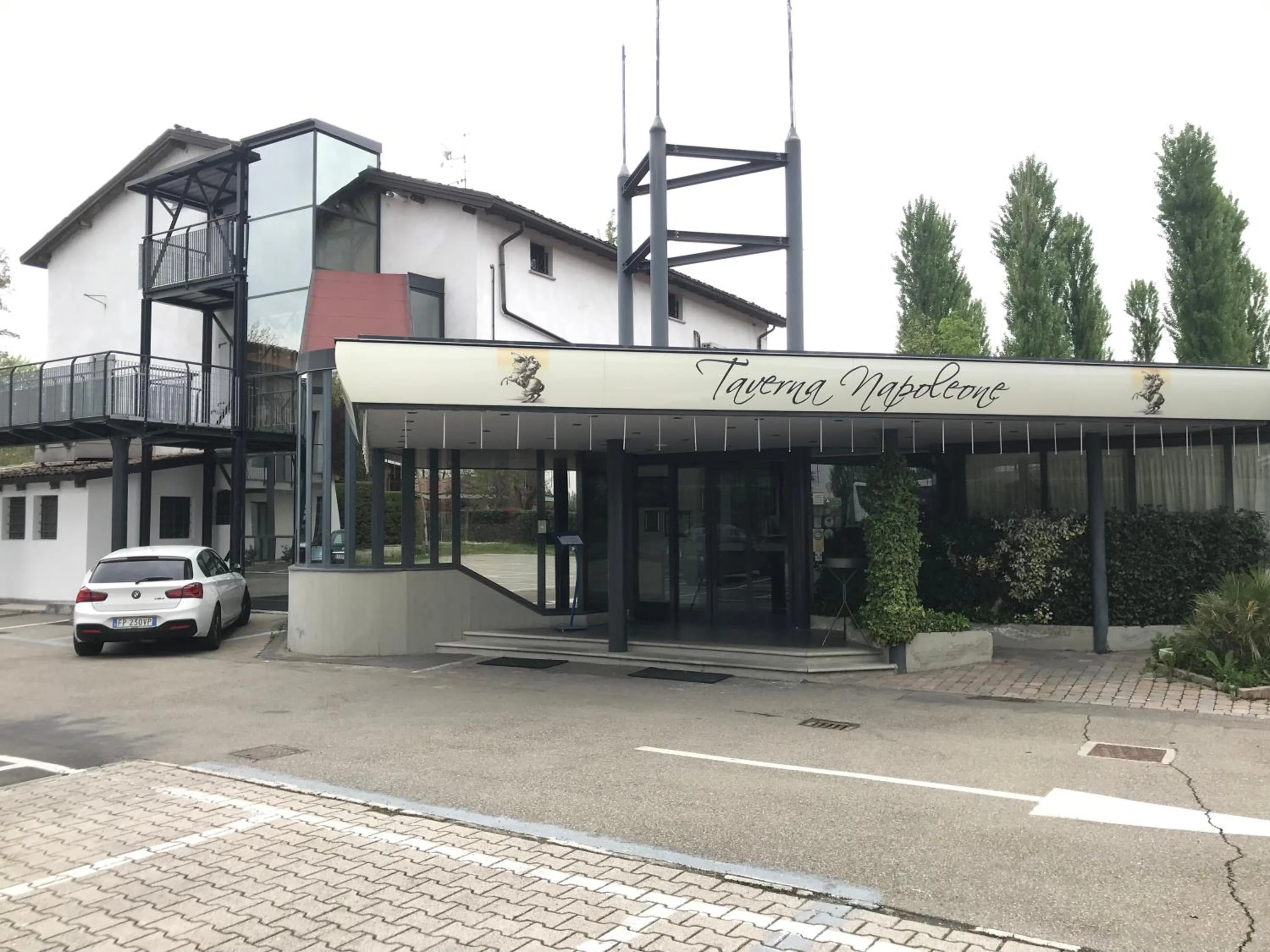 Facade/entrance in taverna napoleone