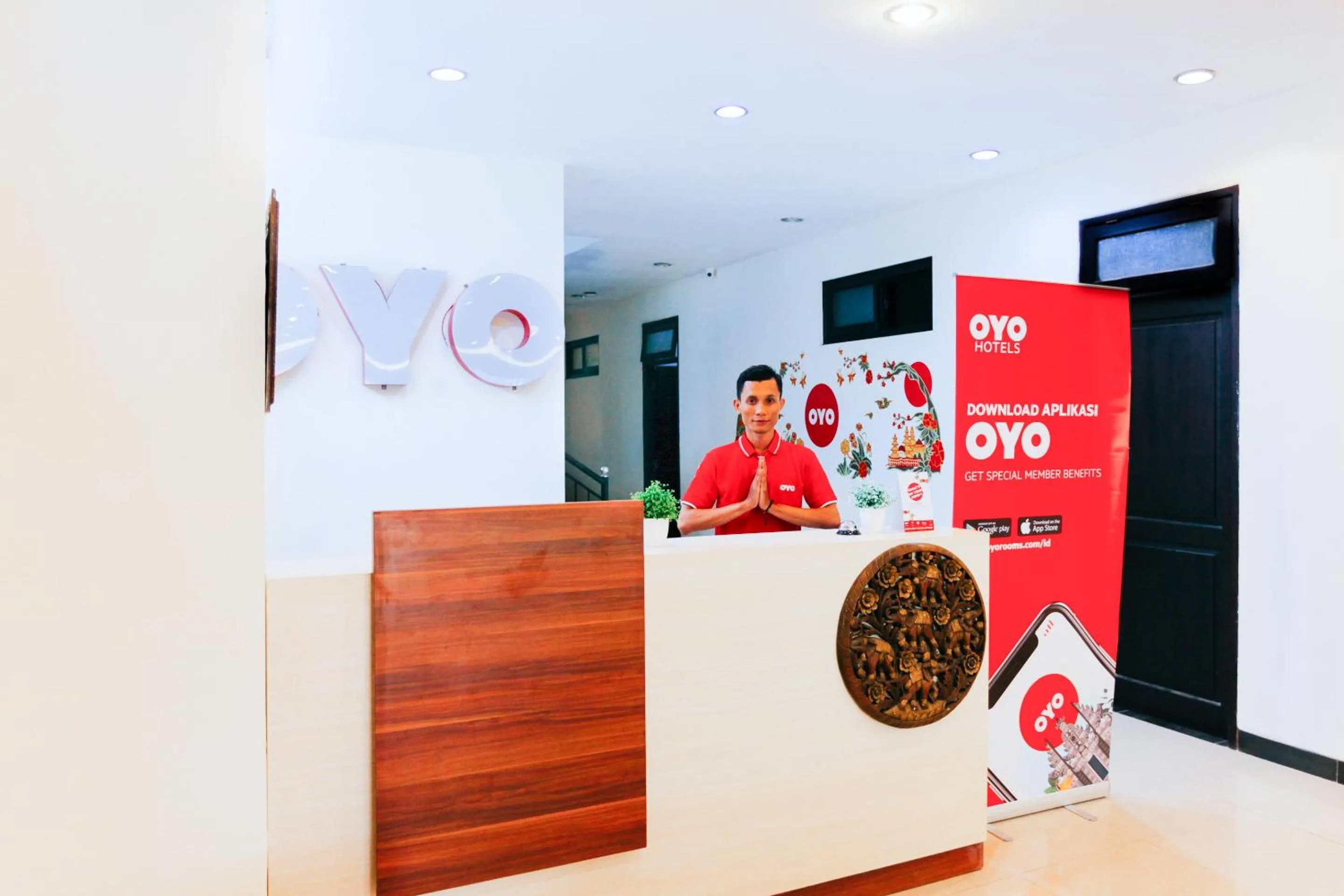 Lobby or reception in Hotel O Genteng Near Genteng Market Formerly Uno Hotel
