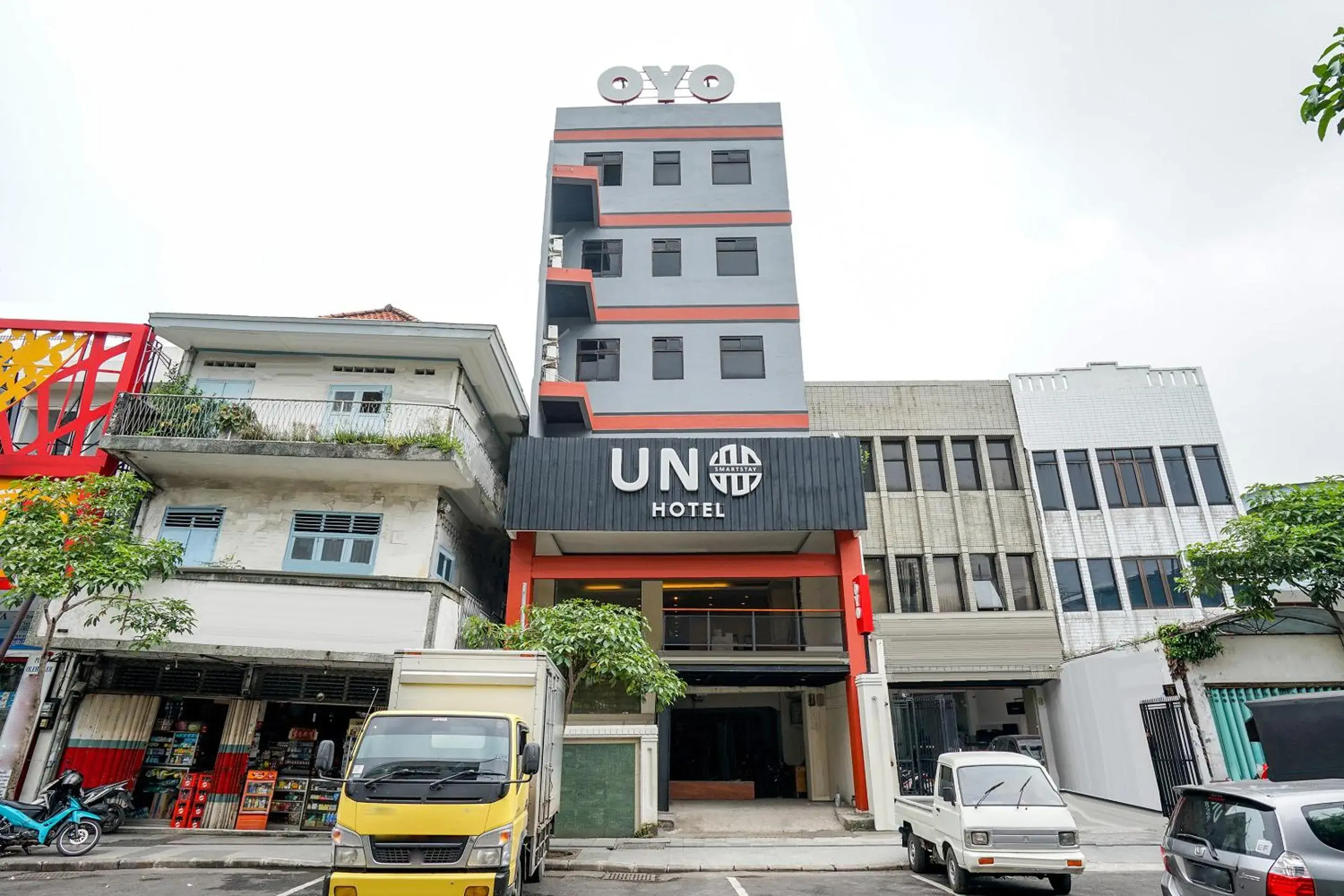 Hotel O Genteng Near Genteng Market Formerly Uno Hotel Hotel O Genteng Near Genteng Market Formerly Uno Hotel