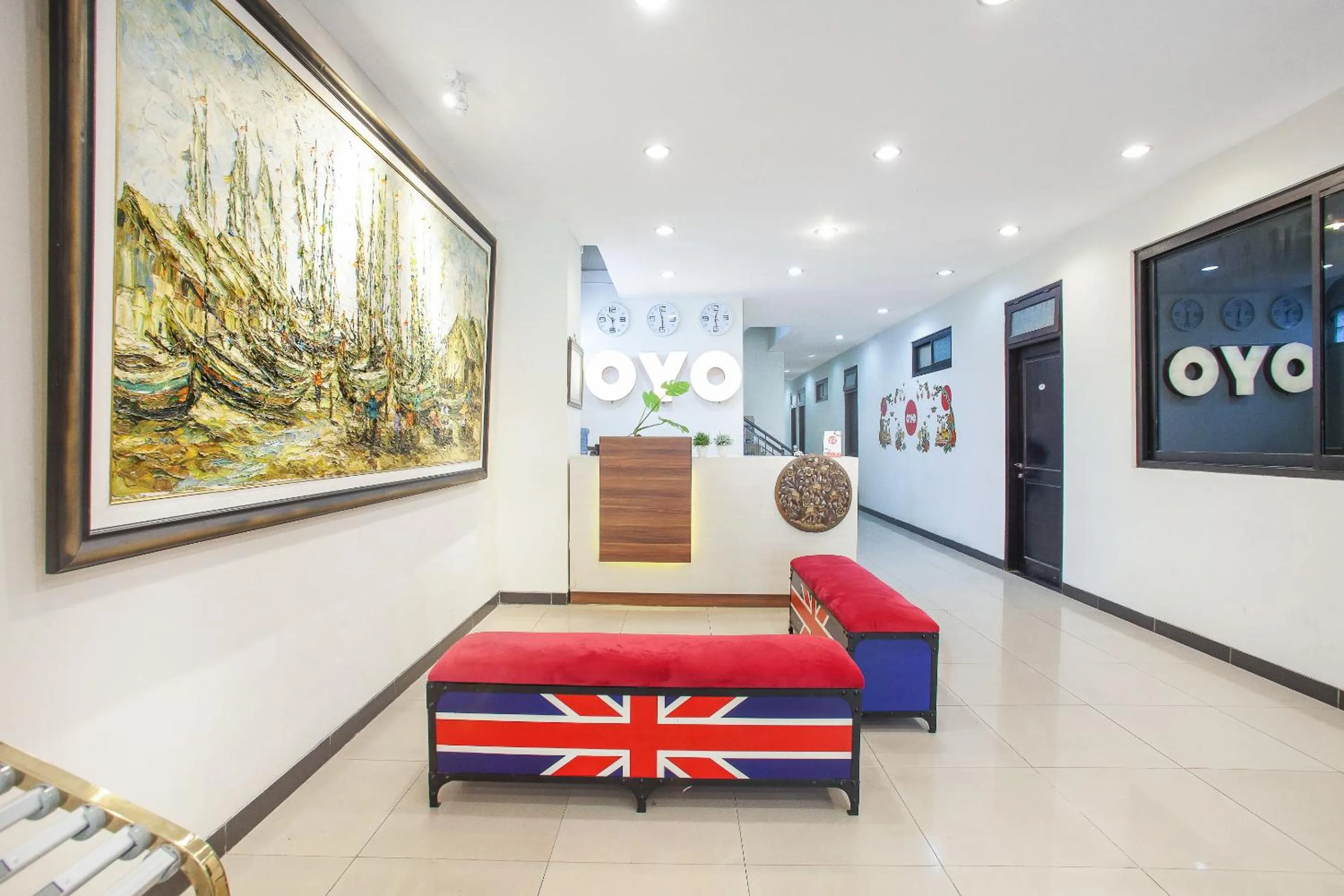 Lobby or reception in Hotel O Genteng Near Genteng Market Formerly Uno Hotel