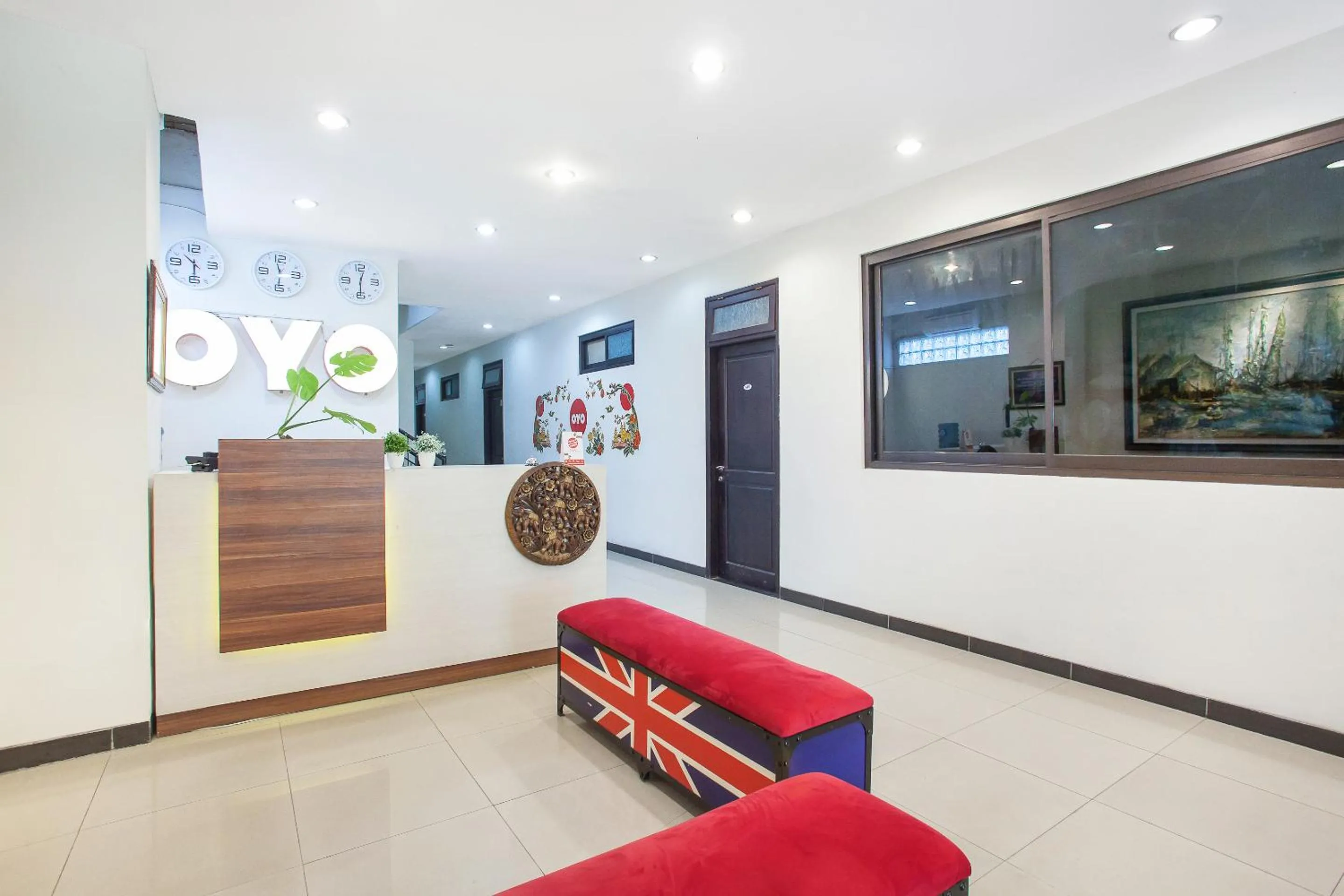 Lobby or reception in Hotel O Genteng Near Genteng Market Formerly Uno Hotel