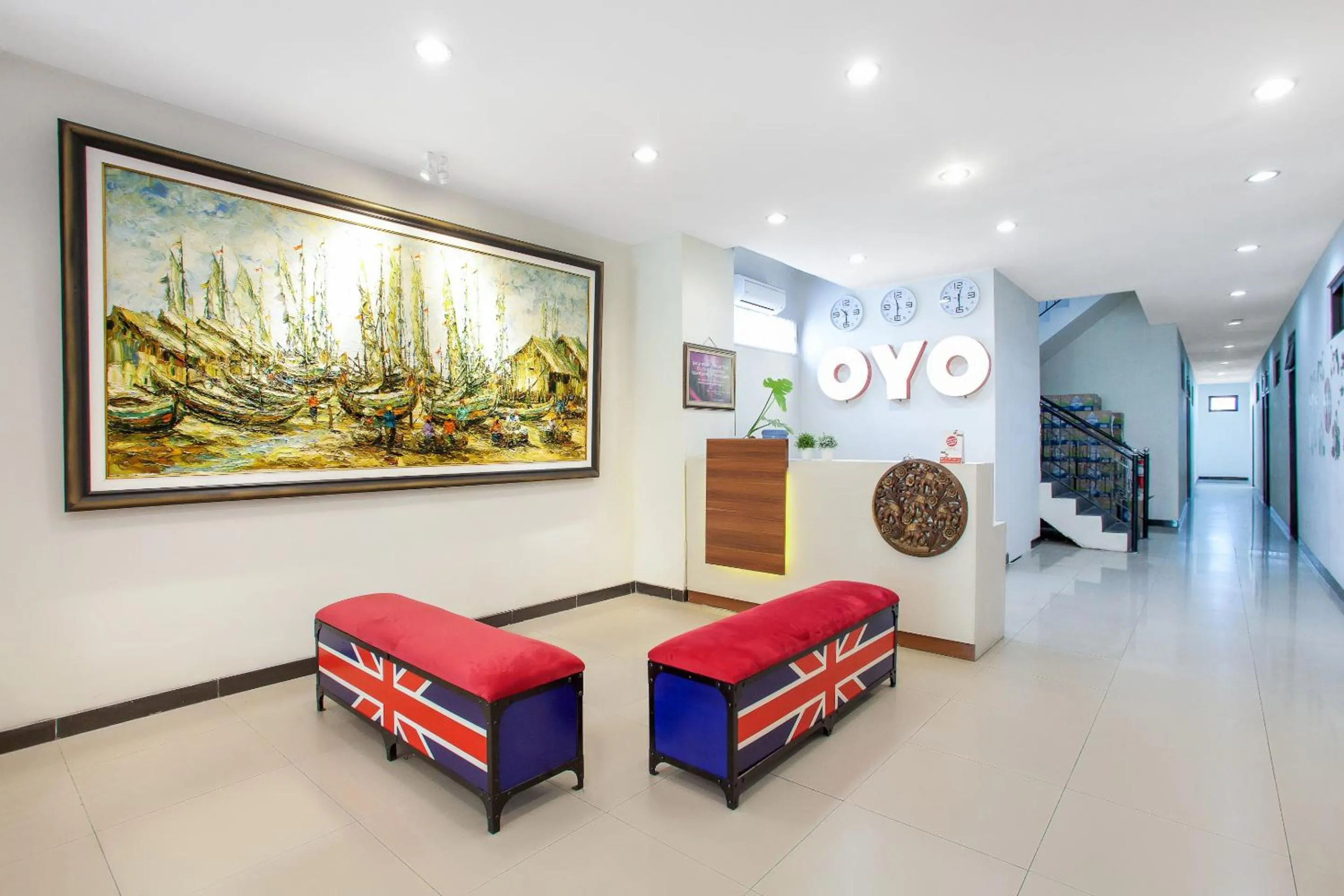 Lobby or reception in Hotel O Genteng Near Genteng Market Formerly Uno Hotel