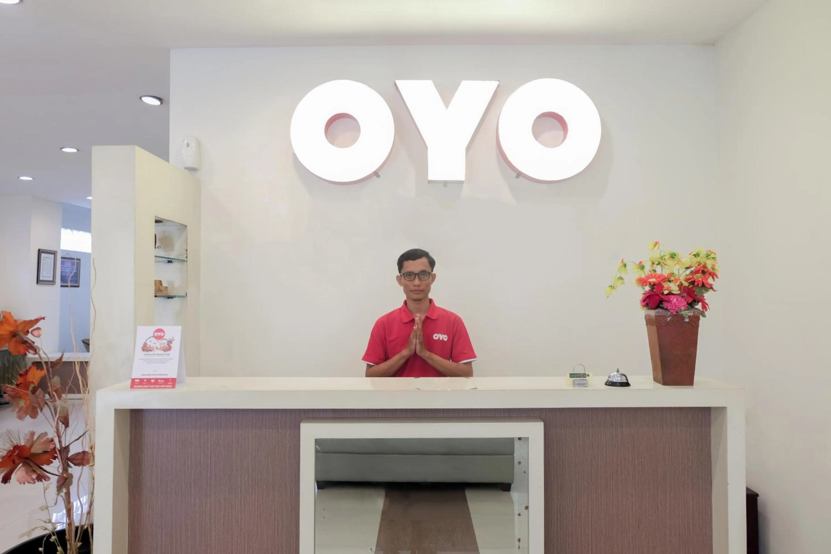 Lobby or reception in Hotel O Genteng Near Genteng Market Formerly Uno Hotel