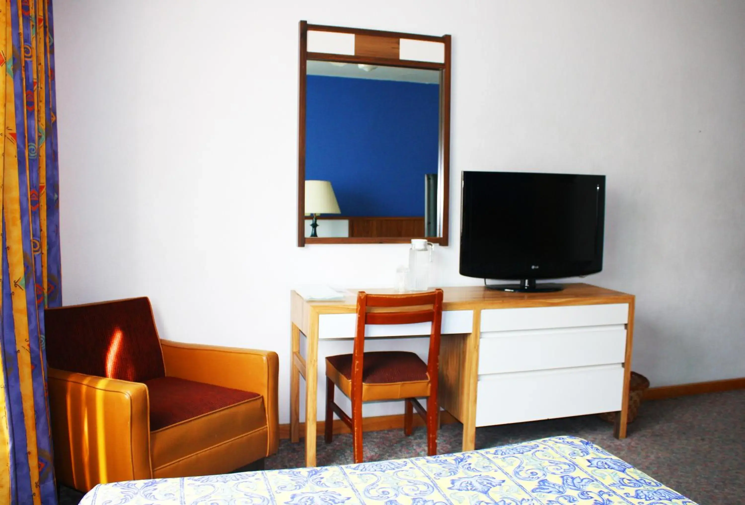 TV and multimedia, Bed in Hotel New York Ciudad de Mexico TV and multimedia, Bed in Hotel New York Ciudad de Mexico