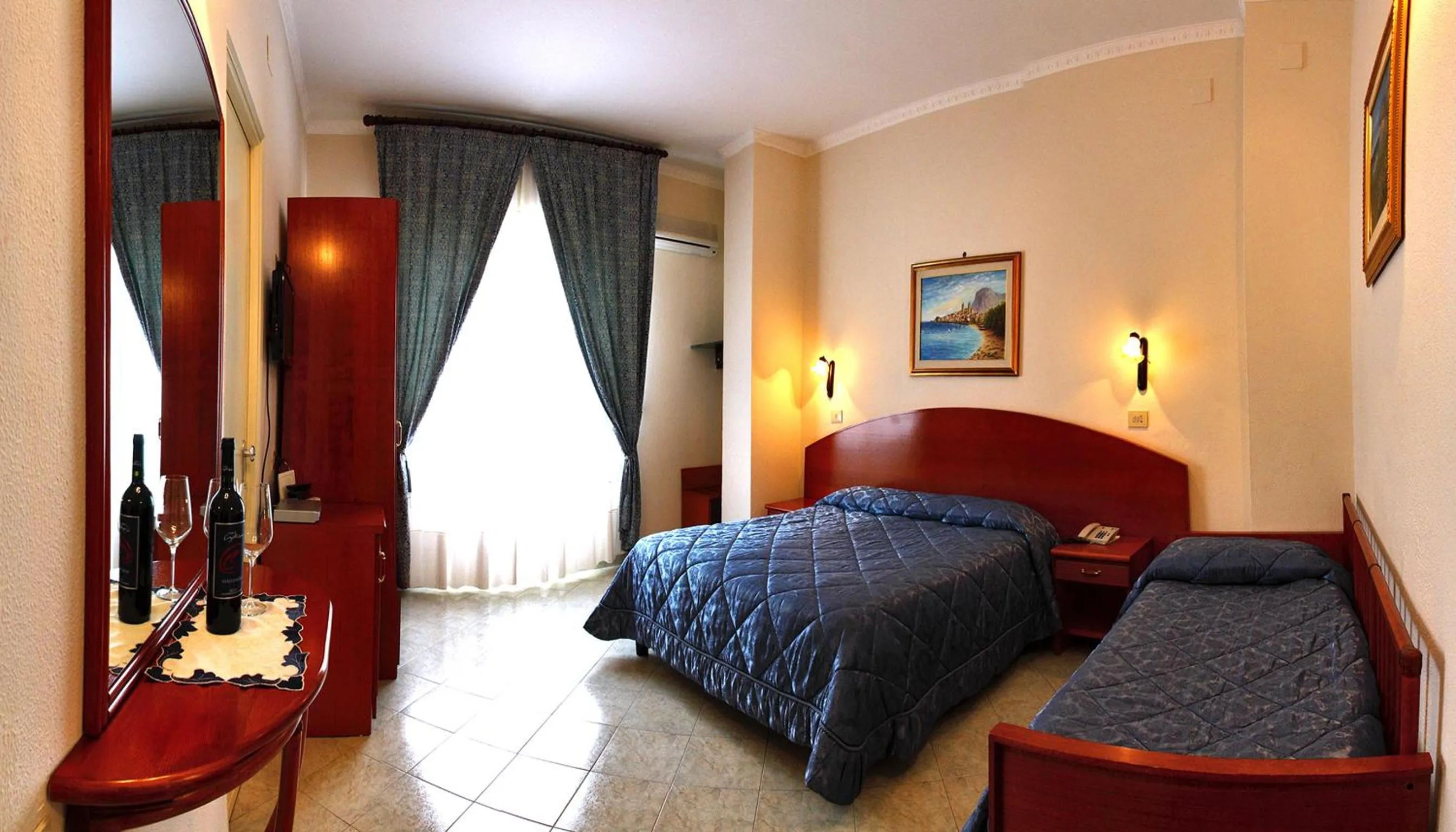 Photo of the whole room in Hotel Mediterraneo