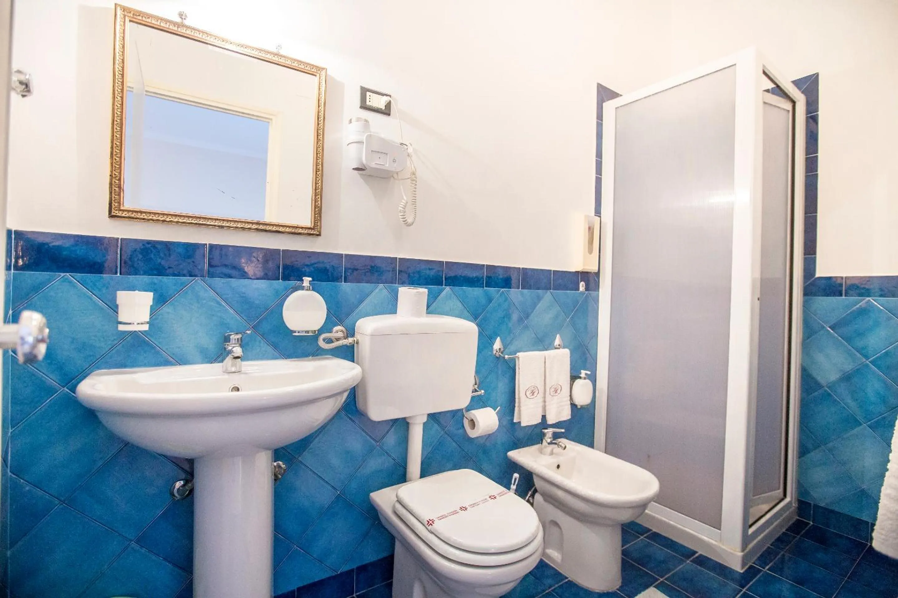 Shower in Hotel Mediterraneo