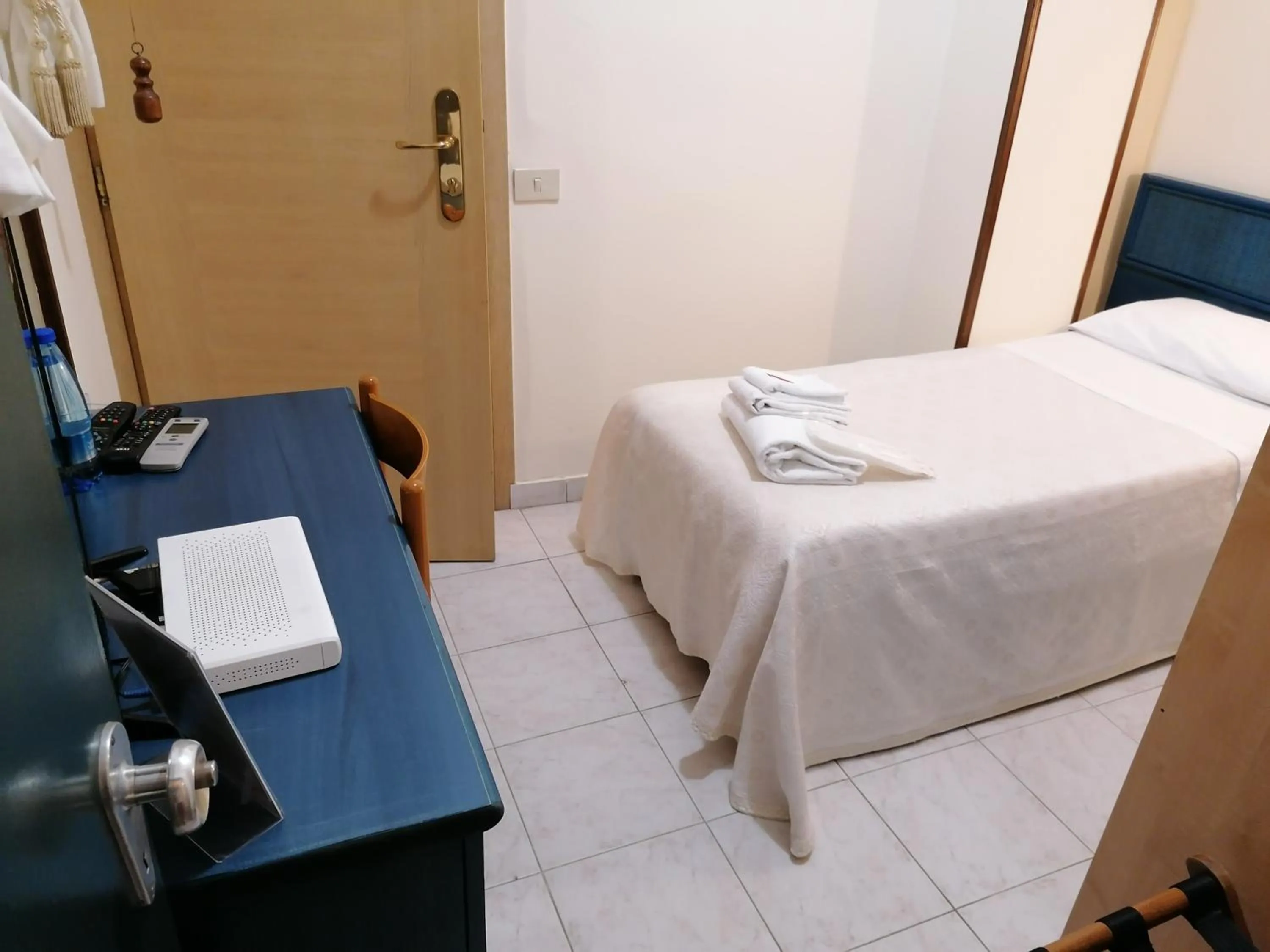 Photo of the whole room in Hotel Mediterraneo