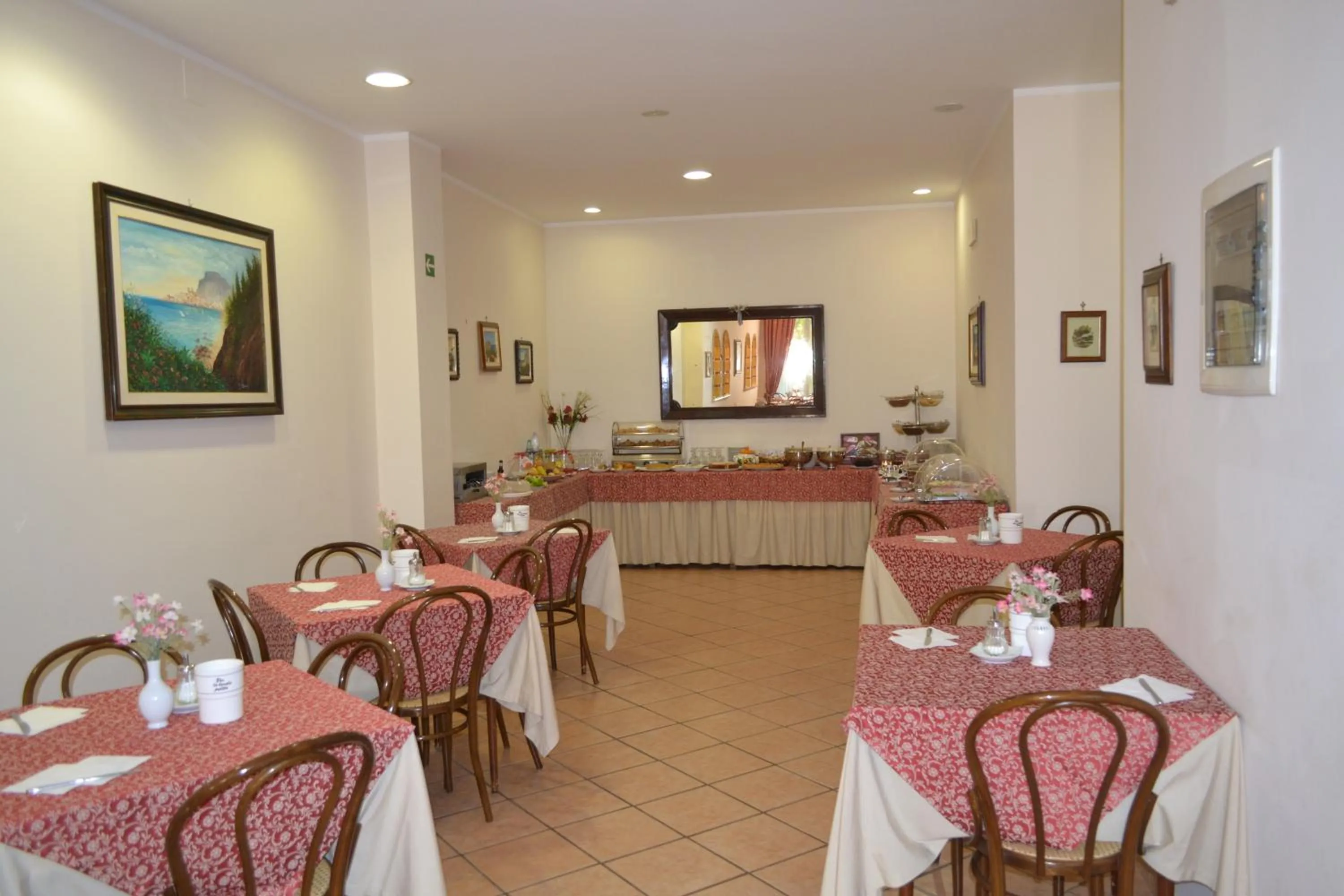 Restaurant/places to eat in Hotel Mediterraneo