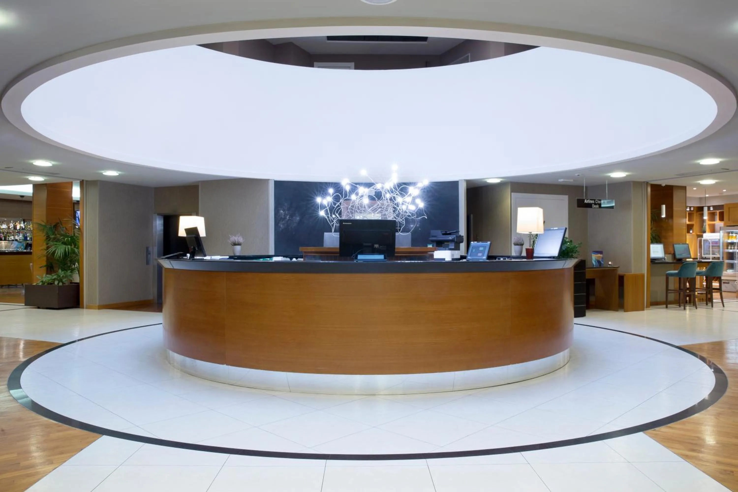 Lobby or reception in Zeus Essence Dolce by Wyndham Milan Malpensa