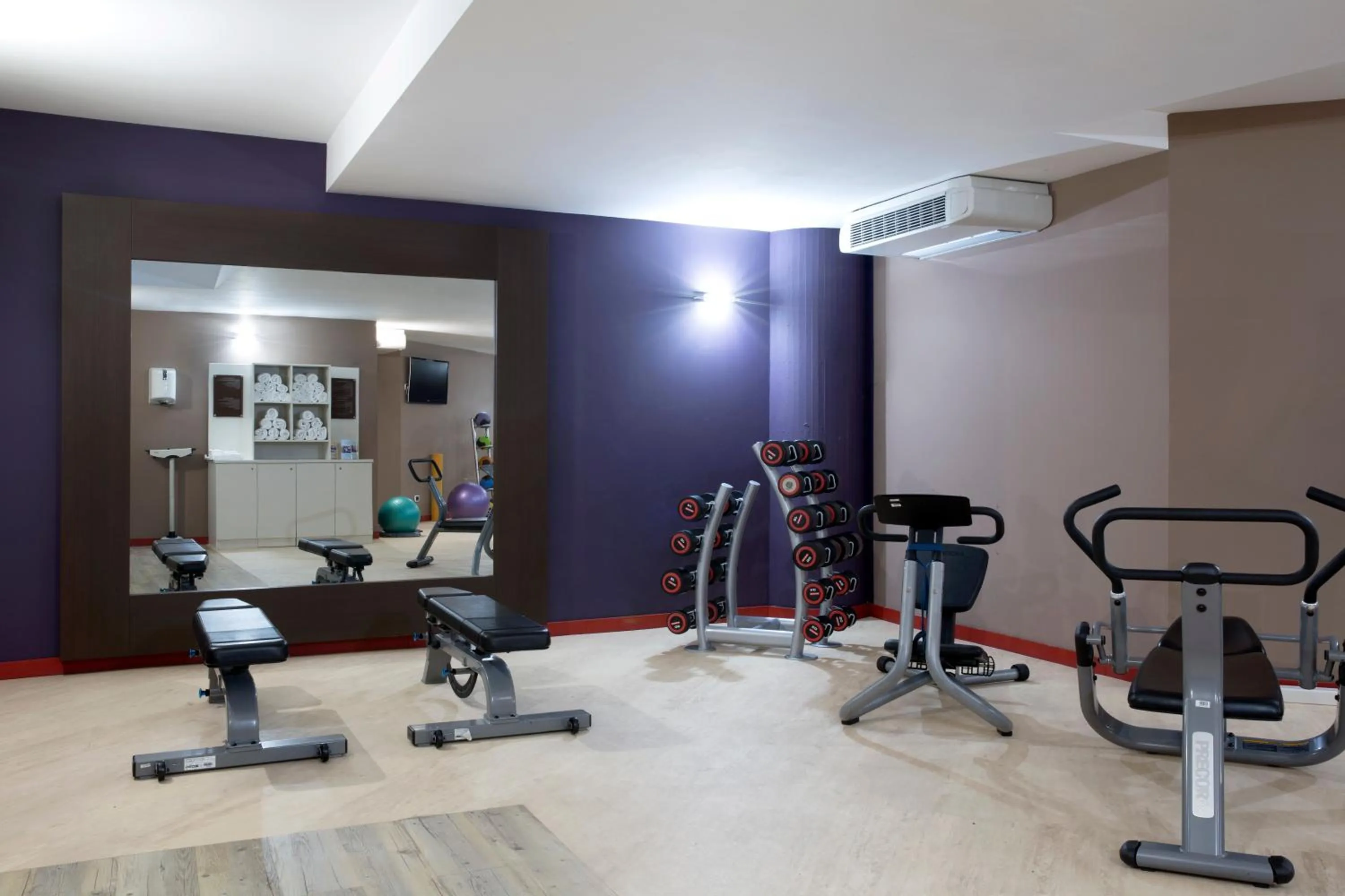 Fitness centre/facilities in Zeus Essence Dolce by Wyndham Milan Malpensa
