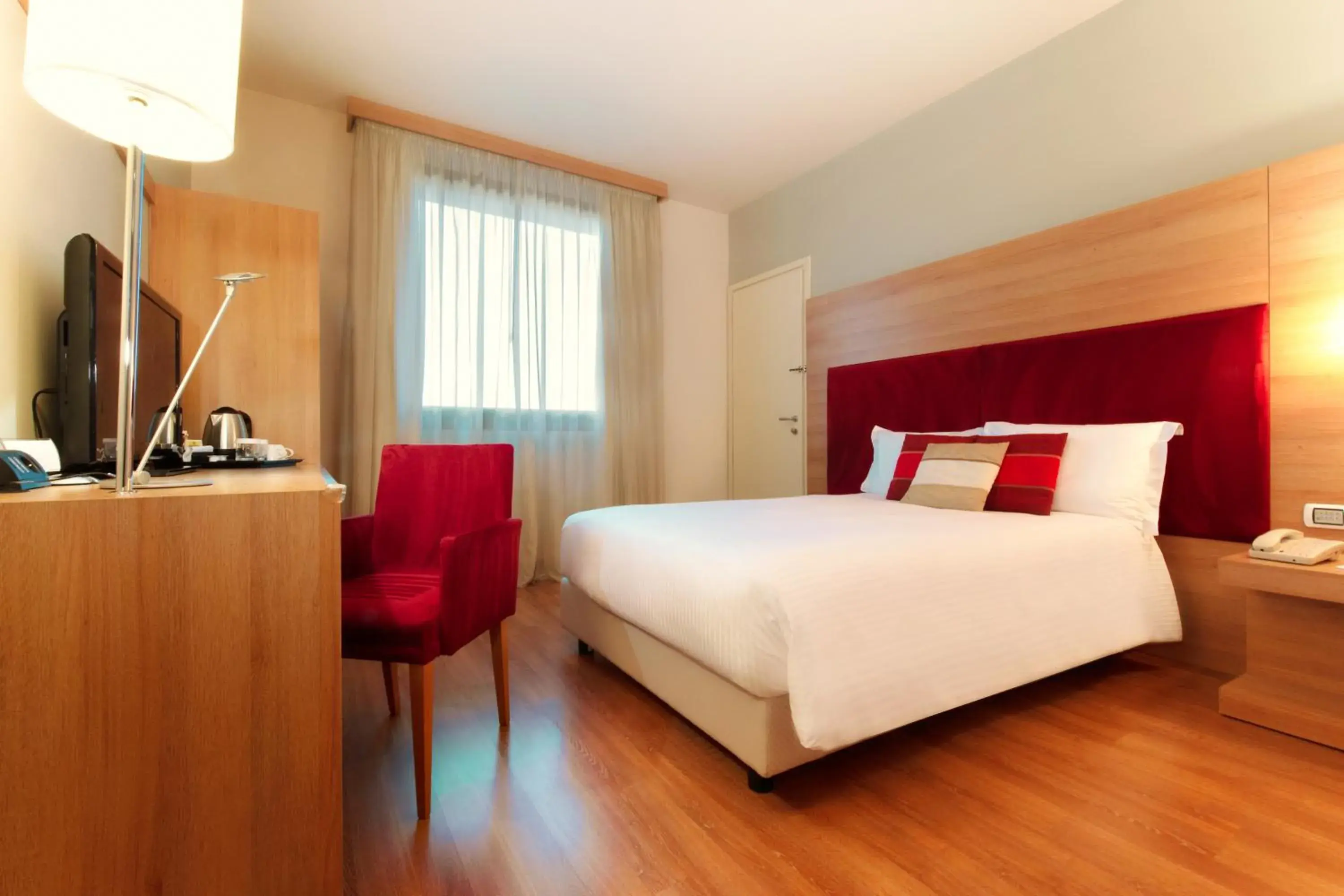 Bed in Zeus Essence Dolce by Wyndham Milan Malpensa Bed in Zeus Essence Dolce by Wyndham Milan Malpensa