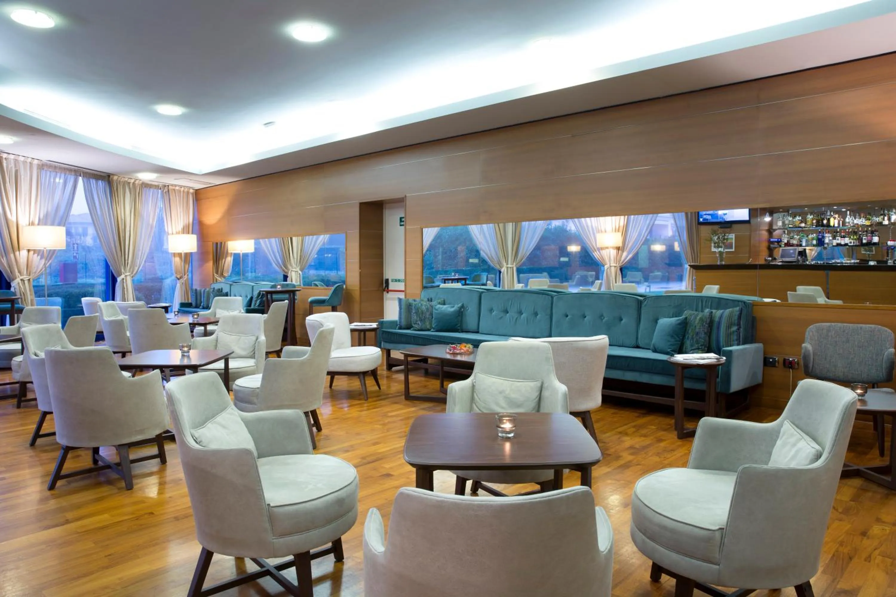 Lounge or bar in Zeus Essence Dolce by Wyndham Milan Malpensa