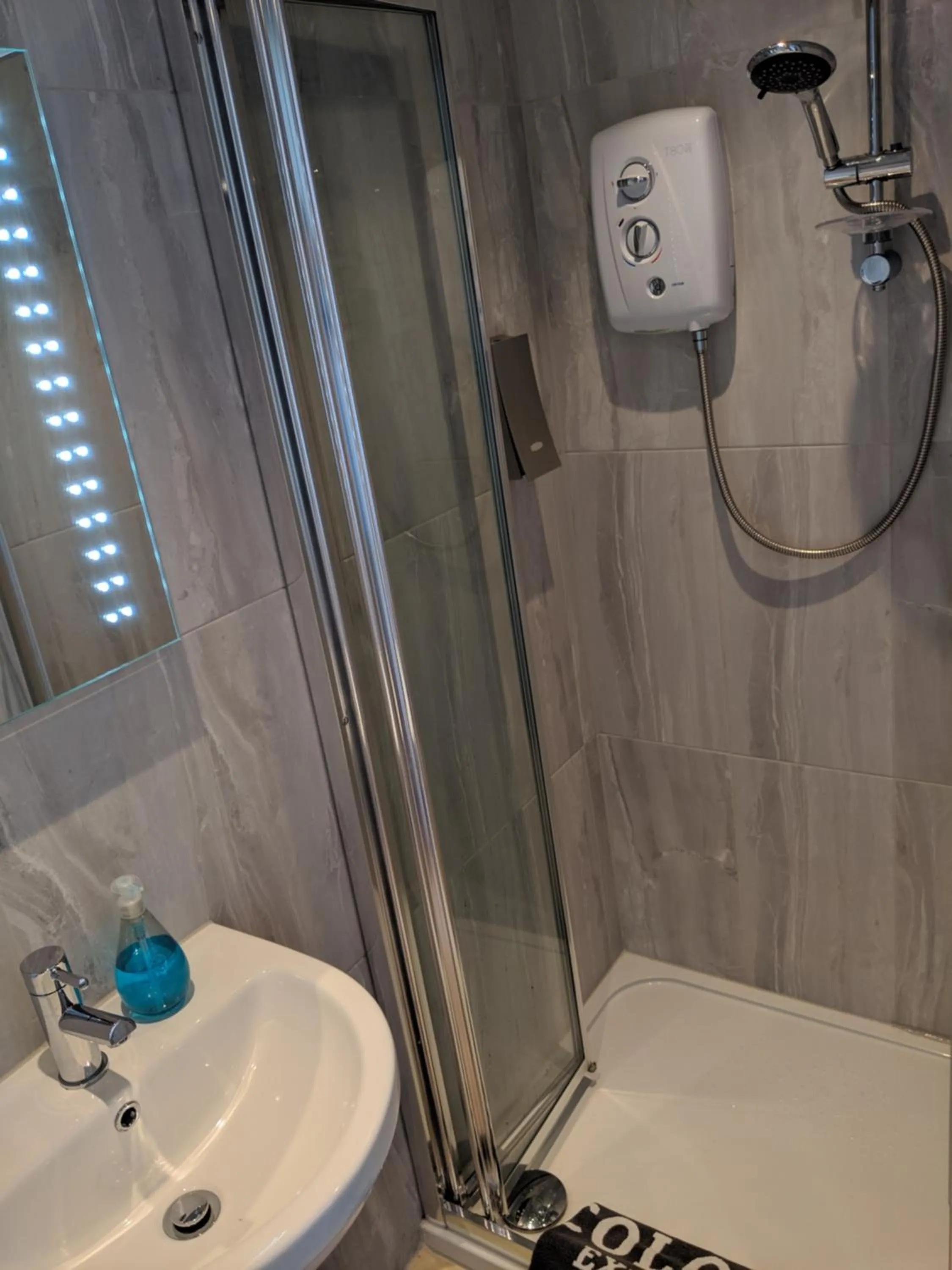 Falcon Crest Guest House