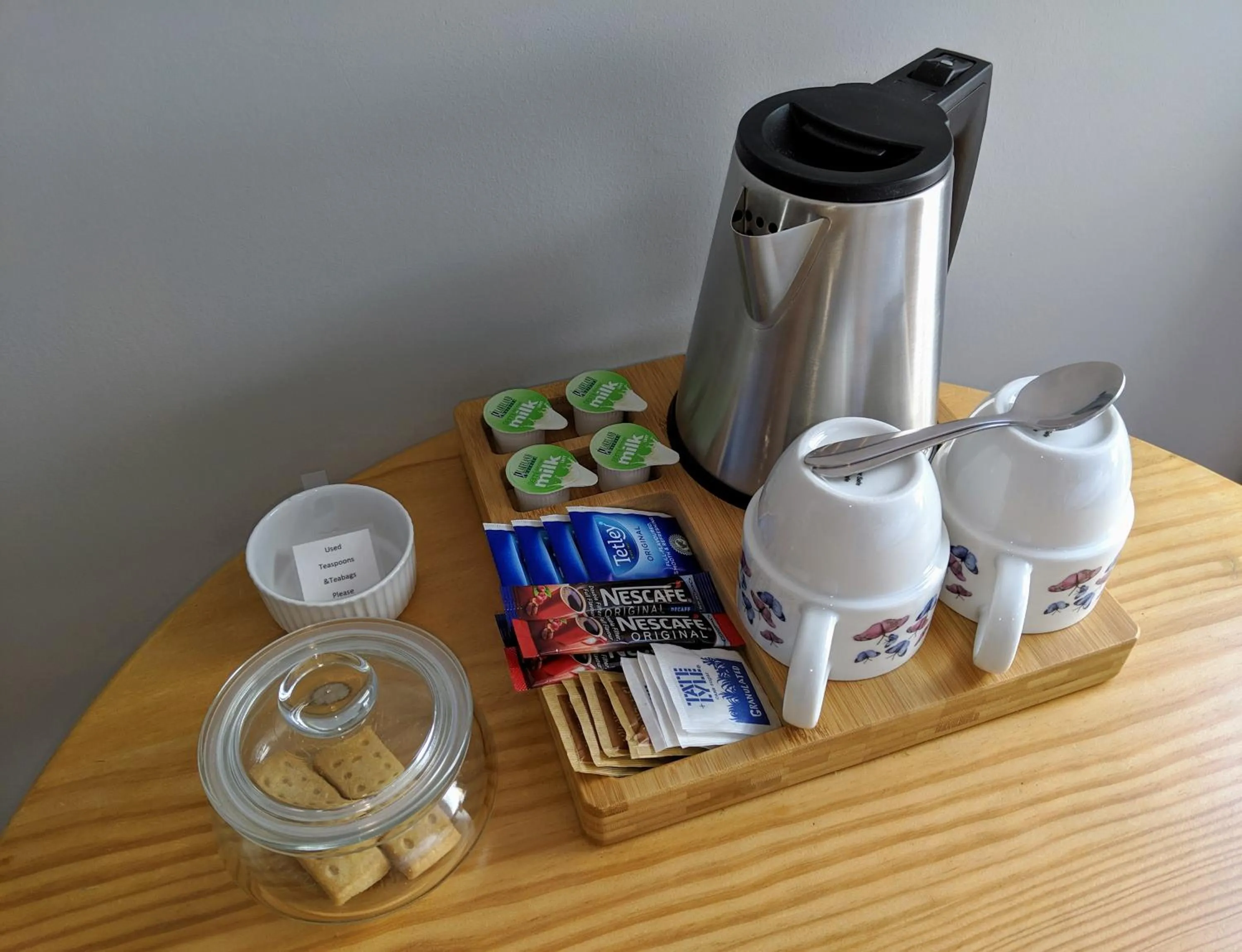 Coffee/tea facilities in Falcon Crest Guest House