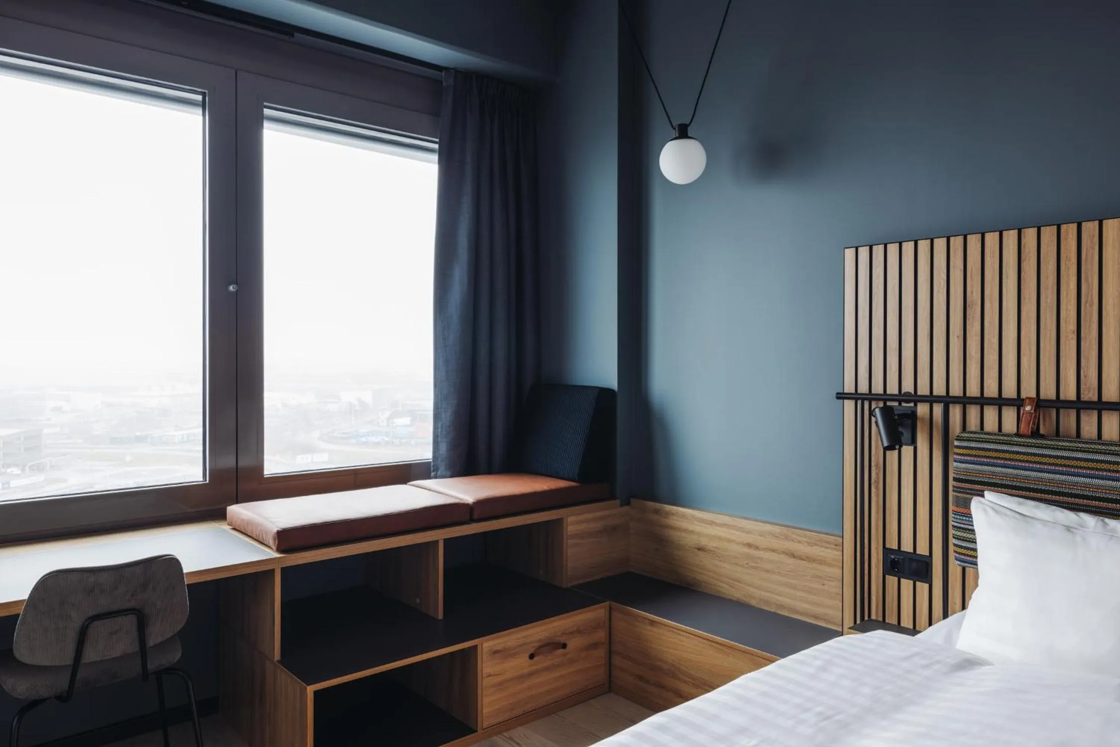 Bed in Comfort Hotel Arlanda Airport Terminal