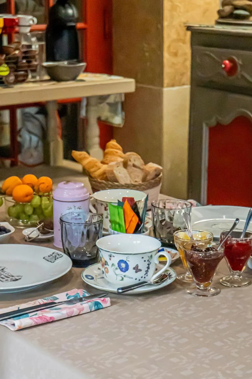 Breakfast in Chateau des Perichons