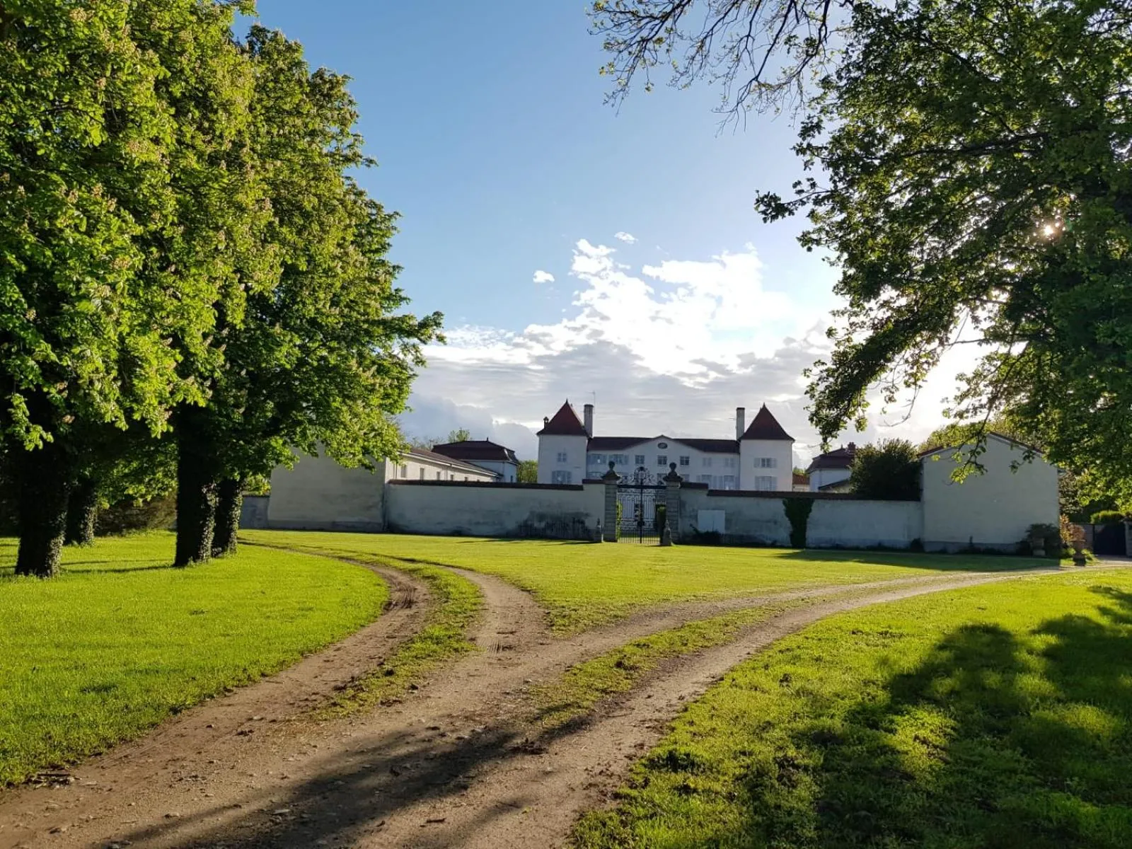 Hiking in Chateau des Perichons