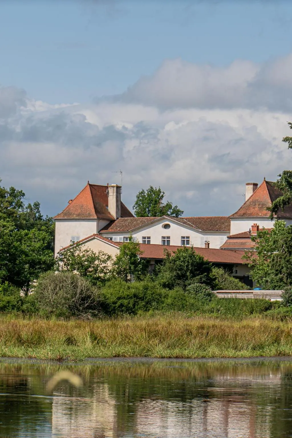 Property building in Chateau des Perichons