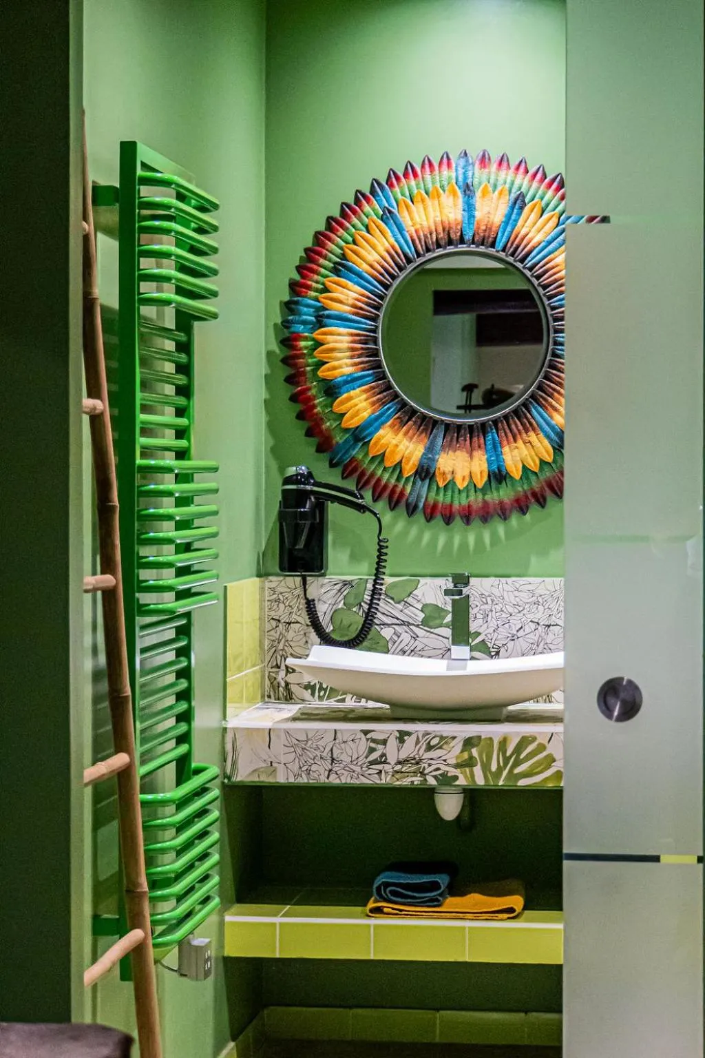 Property building in Chateau des Perichons