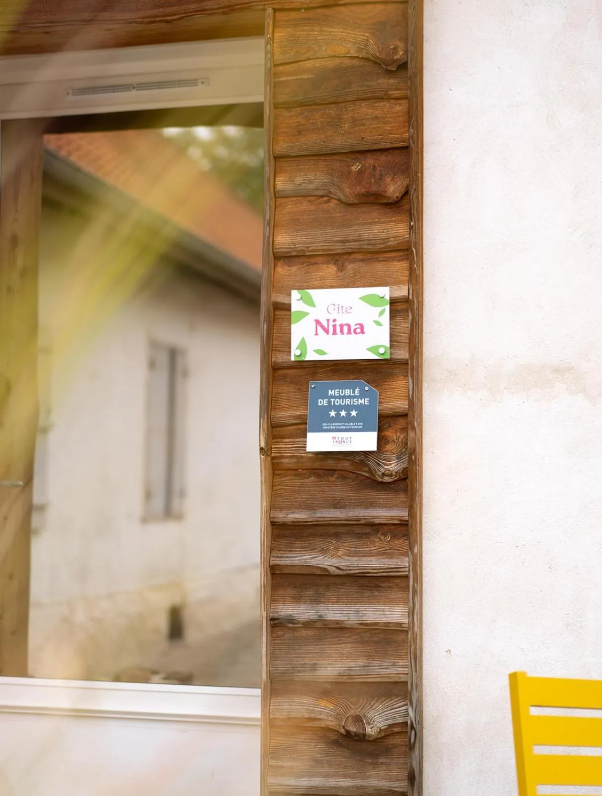 Facade/entrance in Les Bobos à la ferme