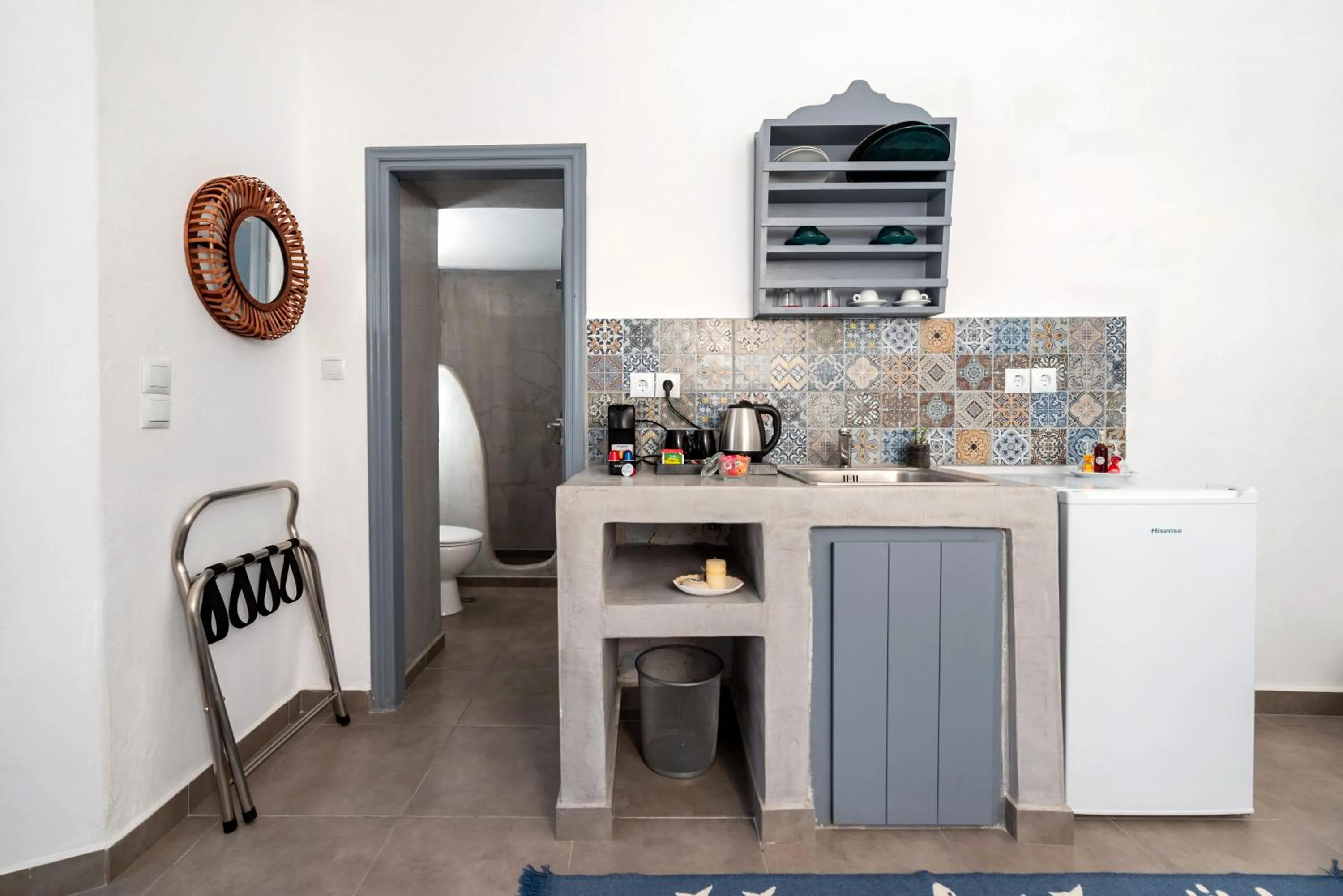 Kitchen or kitchenette in 1812 Caves 'n Mansion