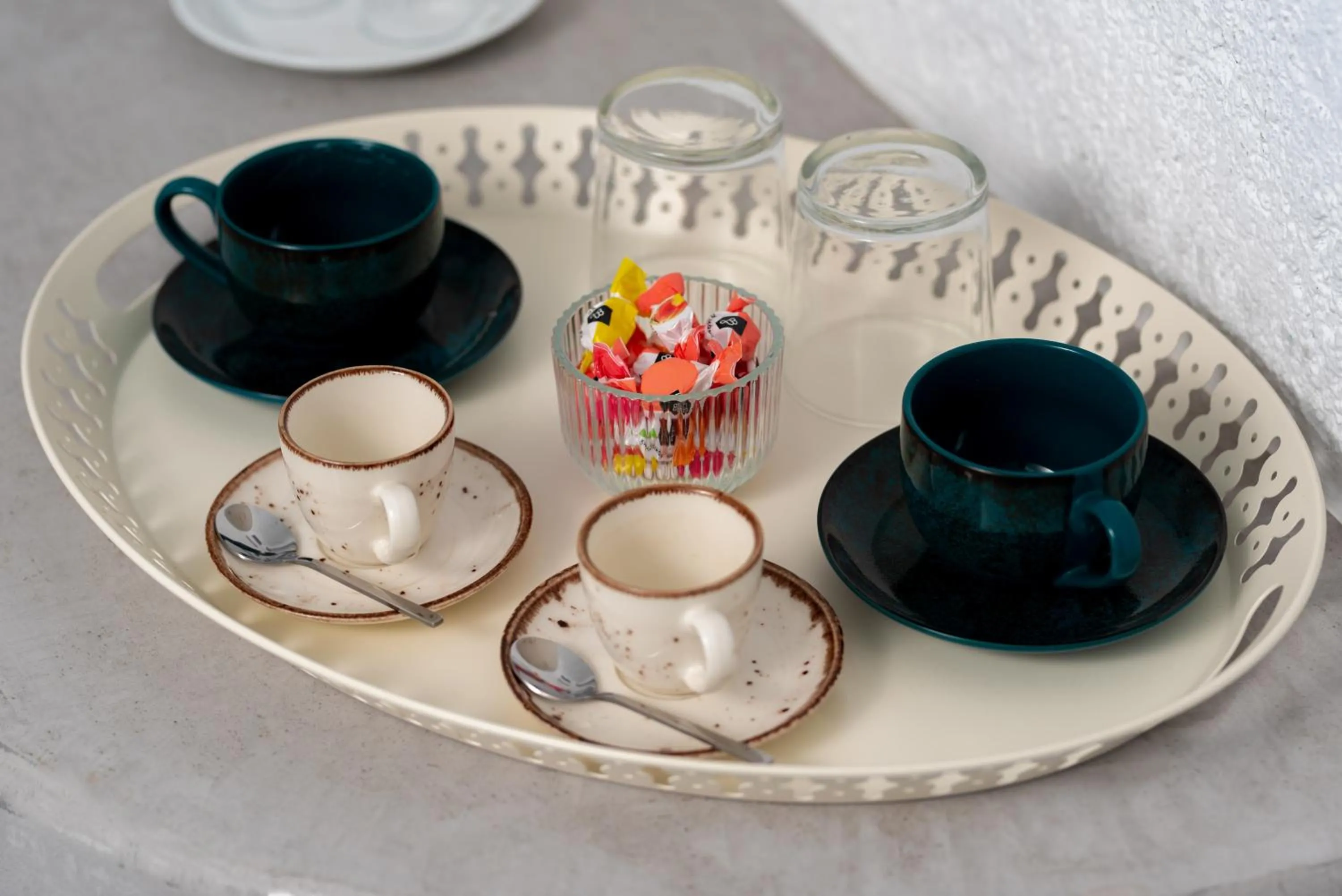 Coffee/tea facilities in 1812 Caves 'n Mansion