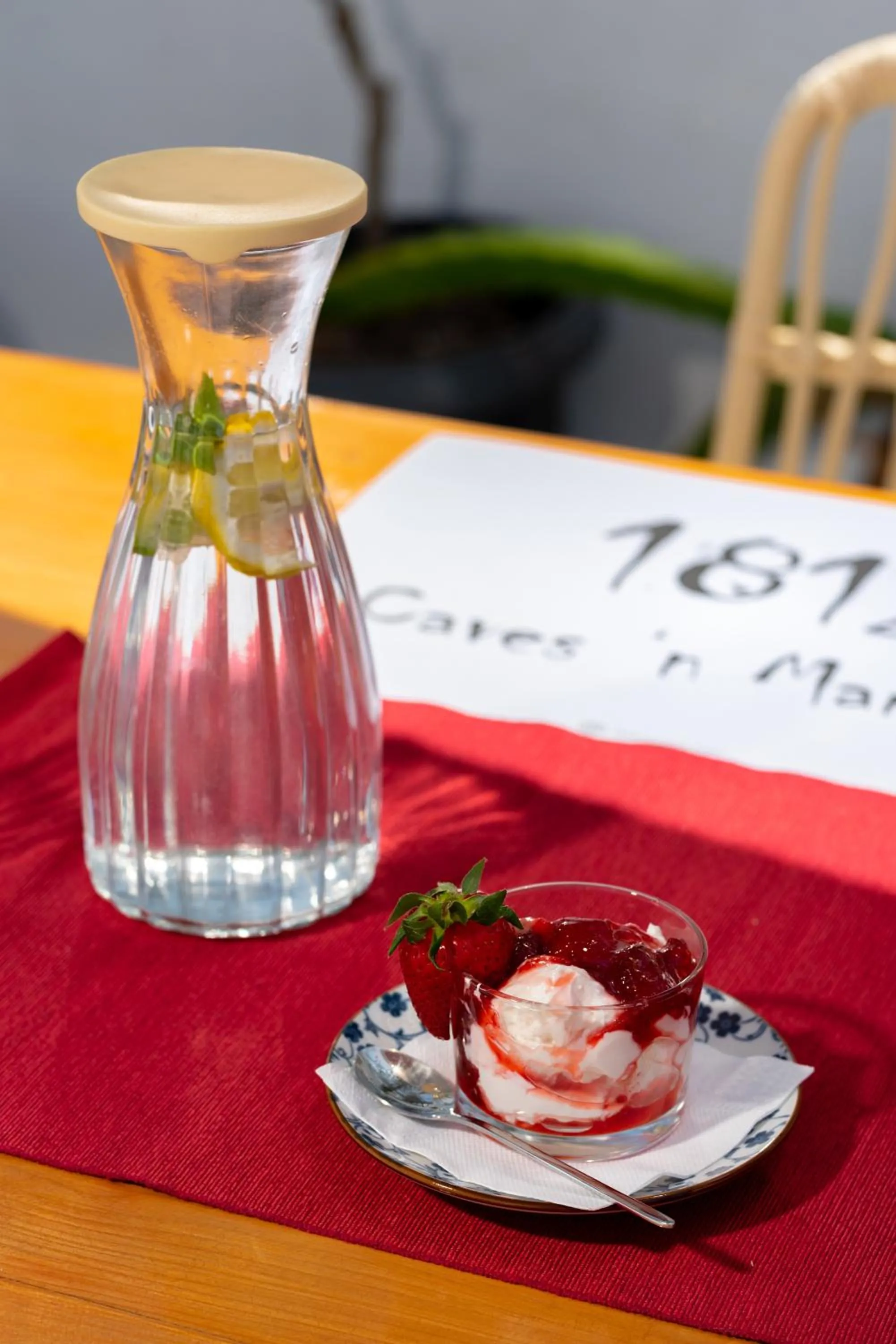 Food and drinks in 1812 Caves 'n Mansion